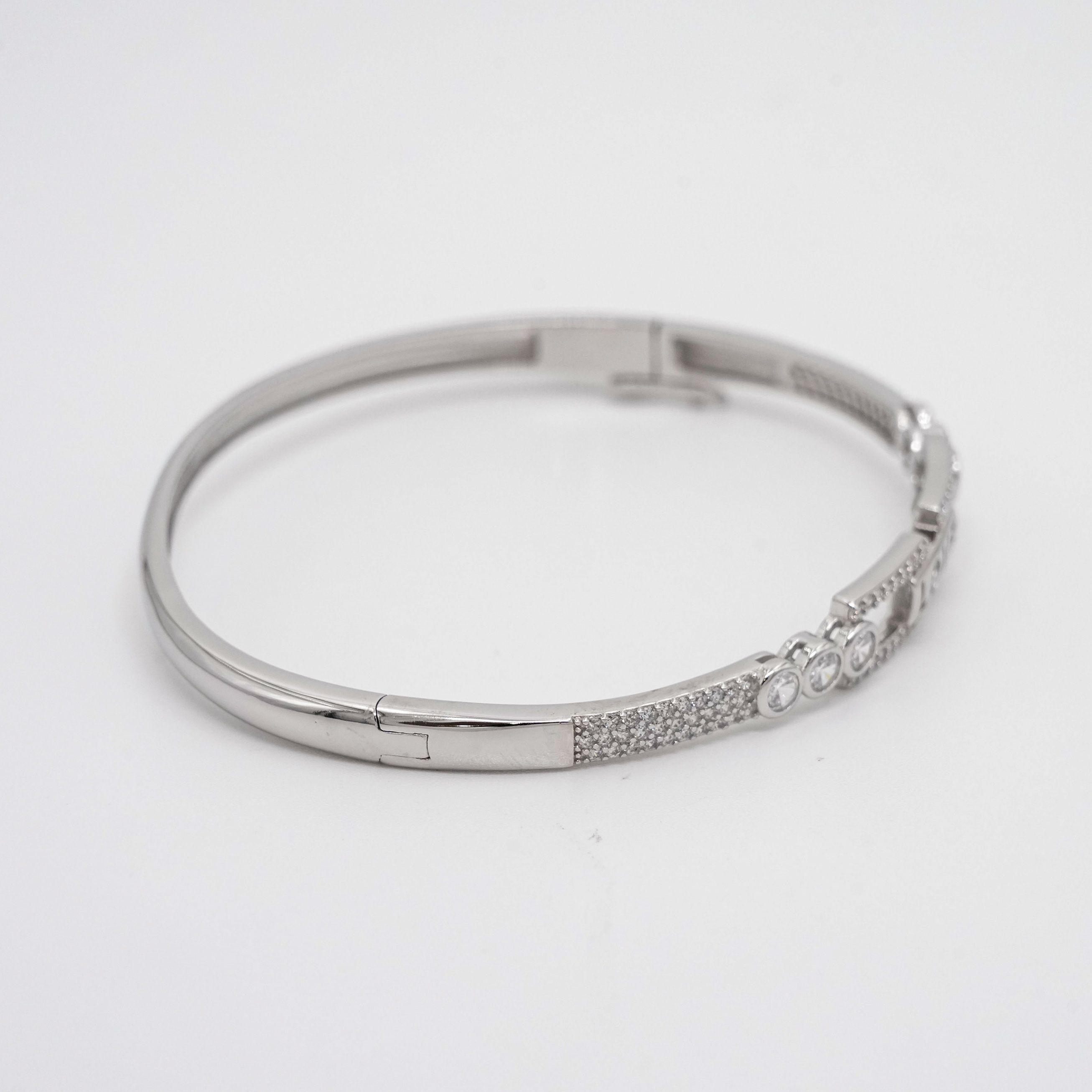 Arham Silver Palace - Silver Love Bracelet