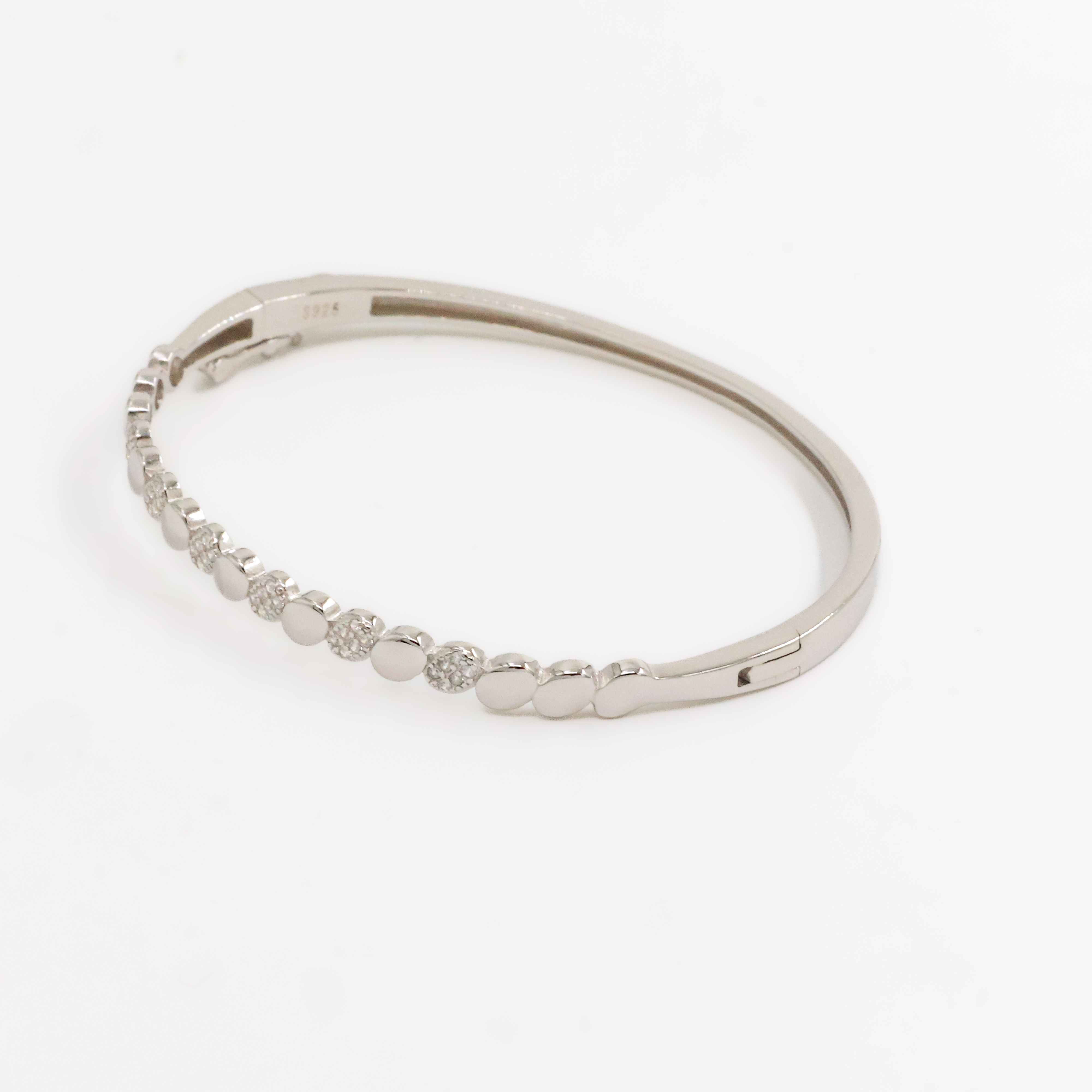 Arham Silver Palace - Silver Disc Bracelet