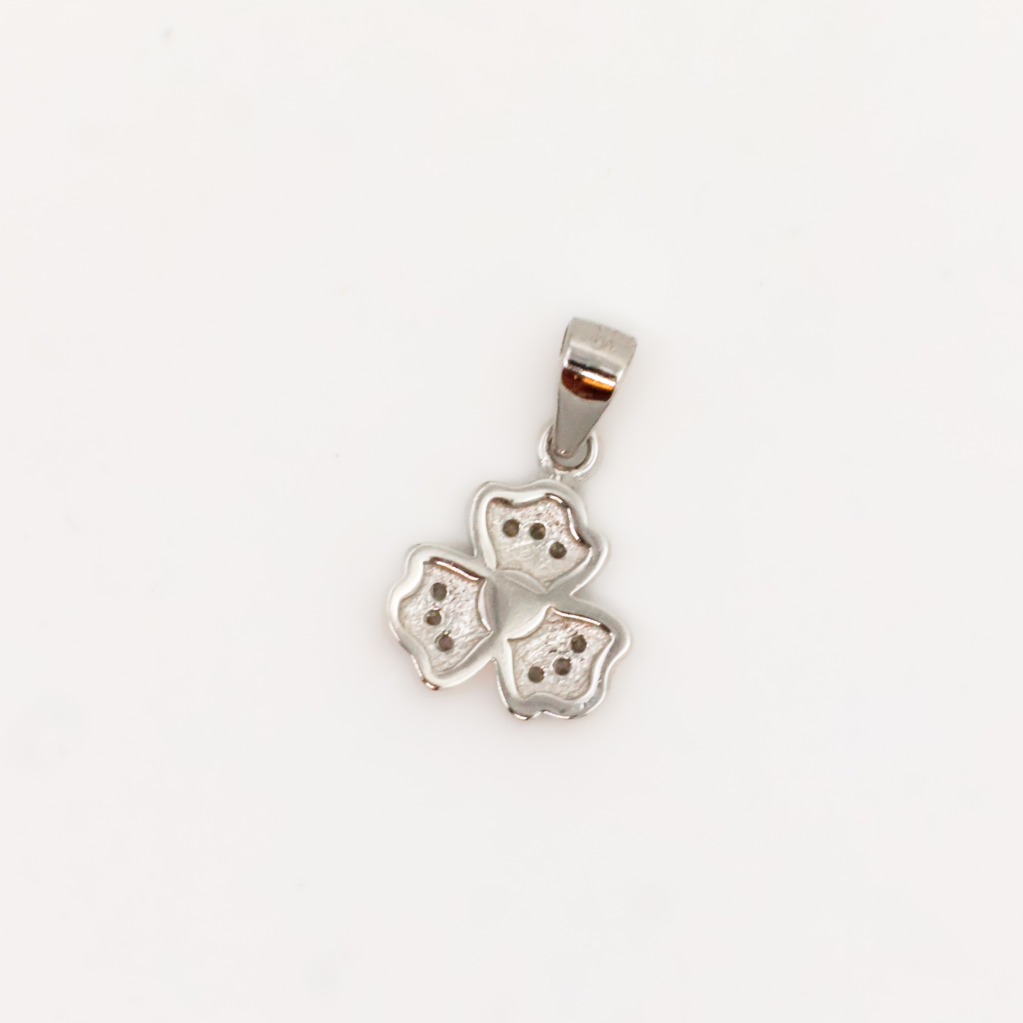 Arham Silver Palace - Silver Clover Pendant