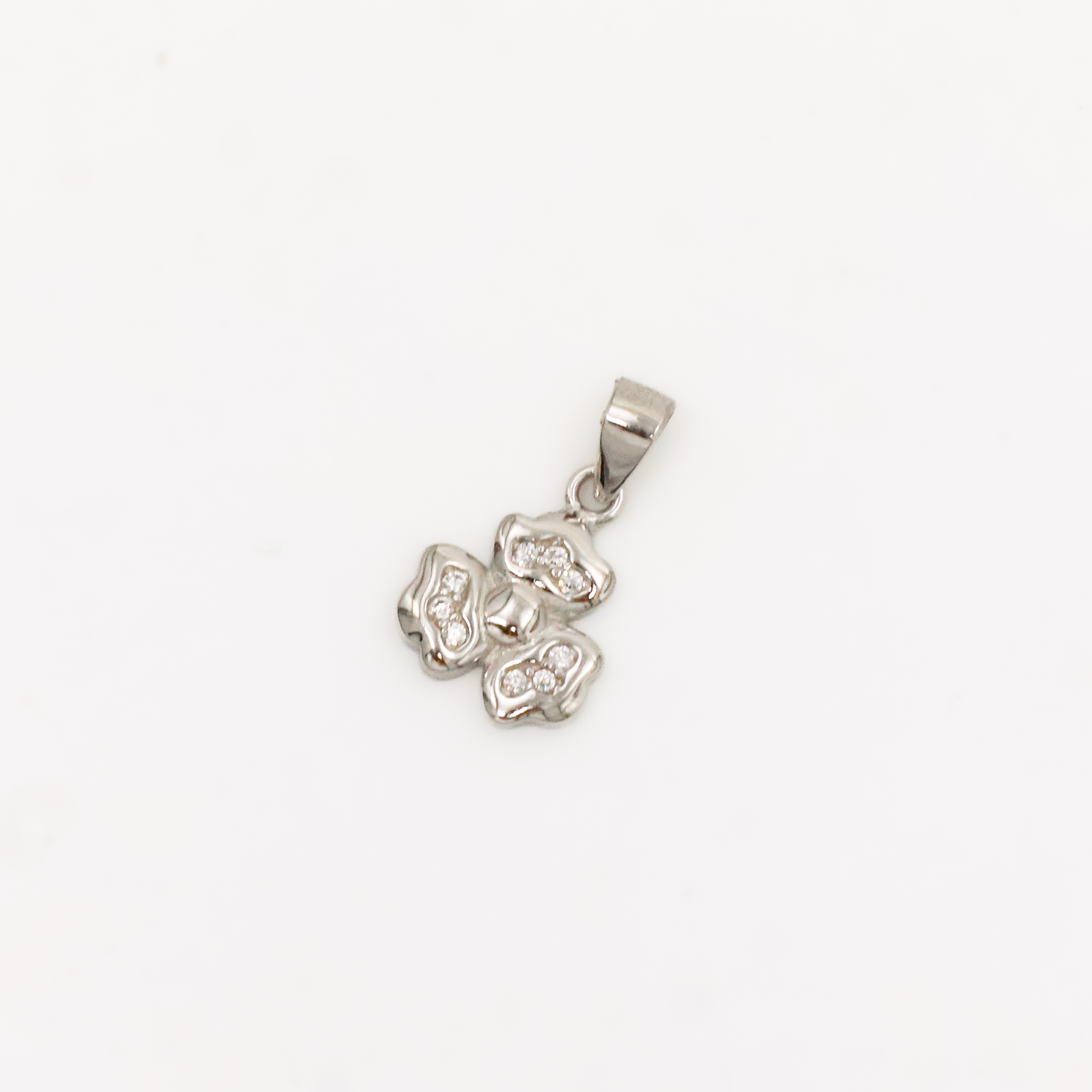 Arham Silver Palace - Silver Clover Pendant