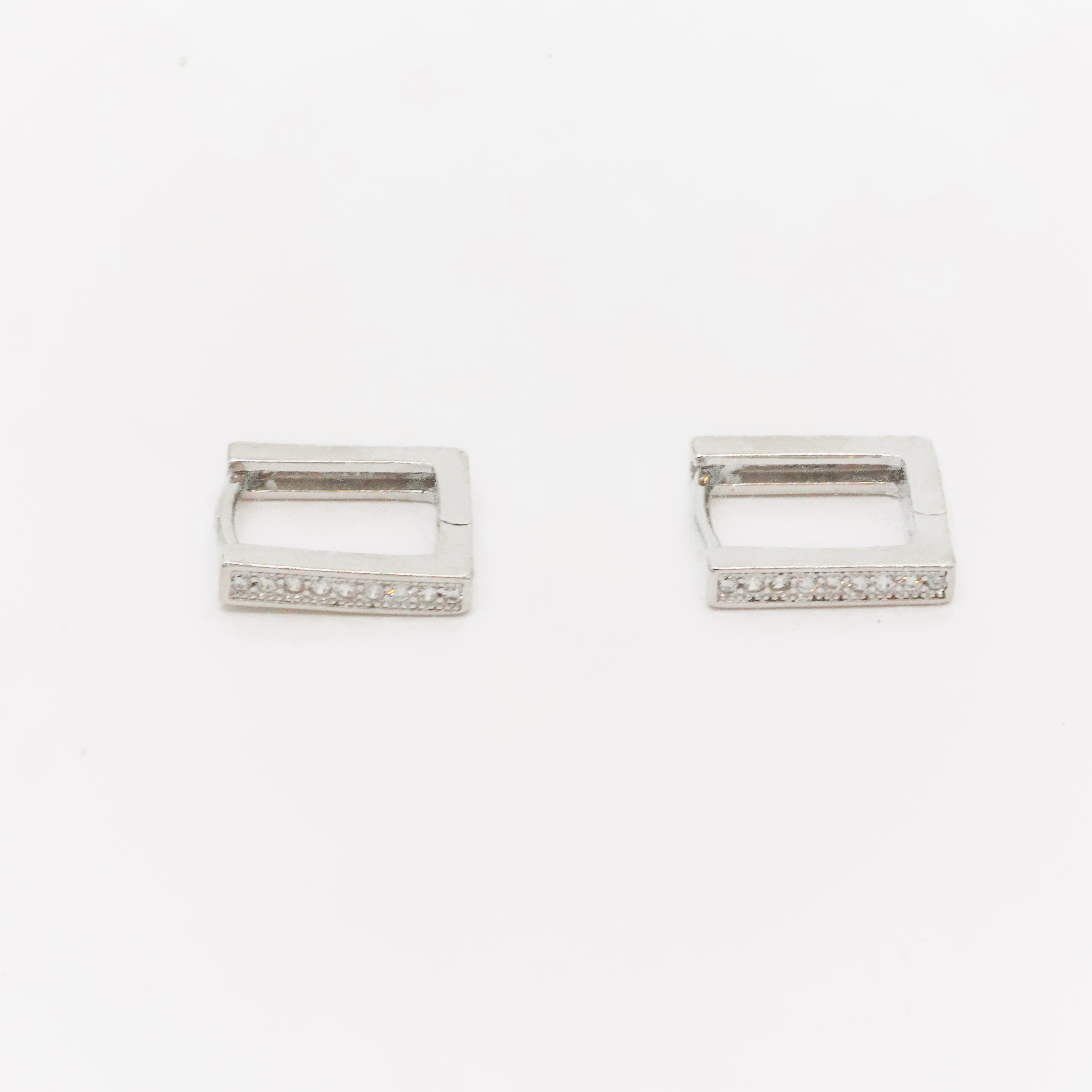 Arham Silver Palace - Silver Square Earrings