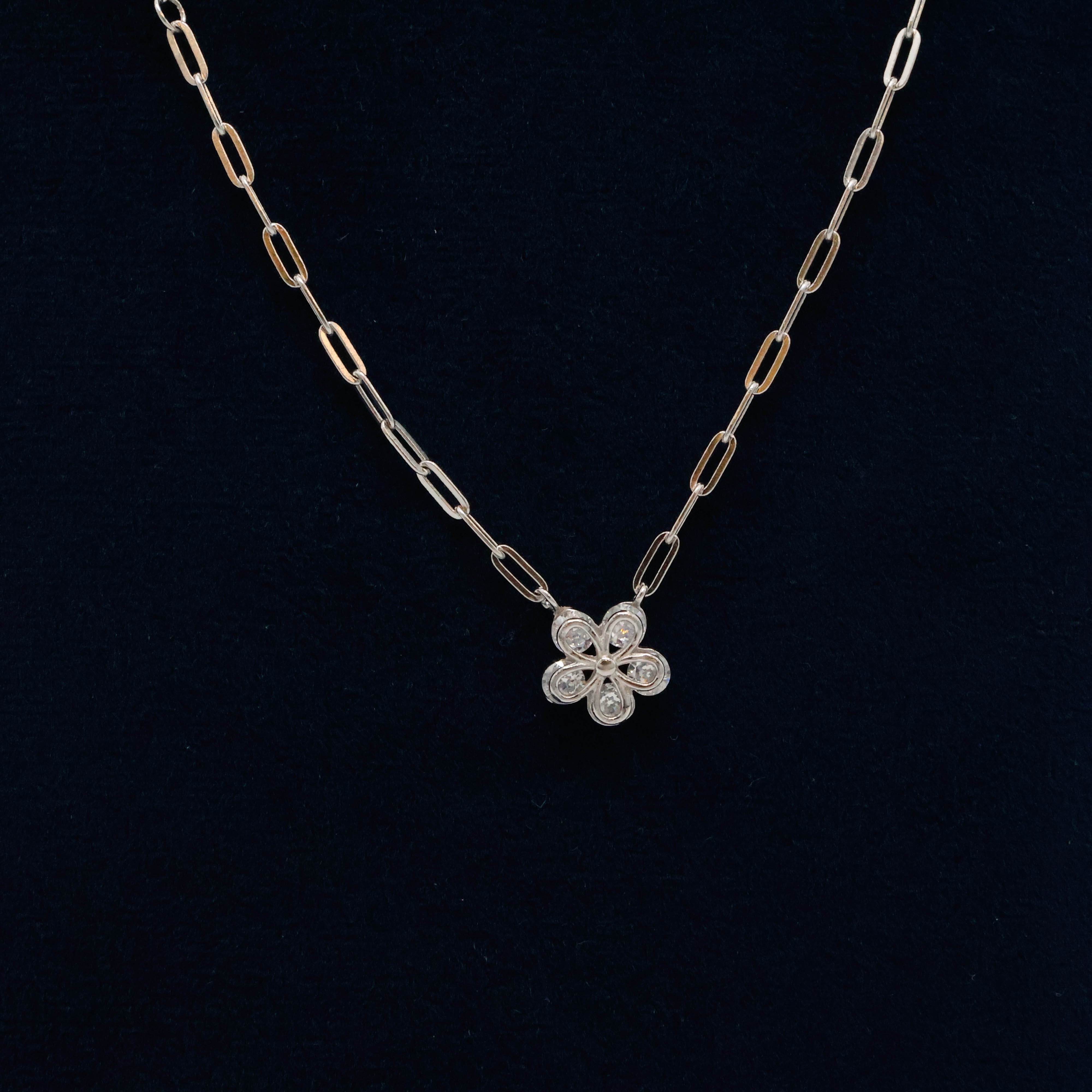 Arham Silver Palace - Silver Flower Necklace