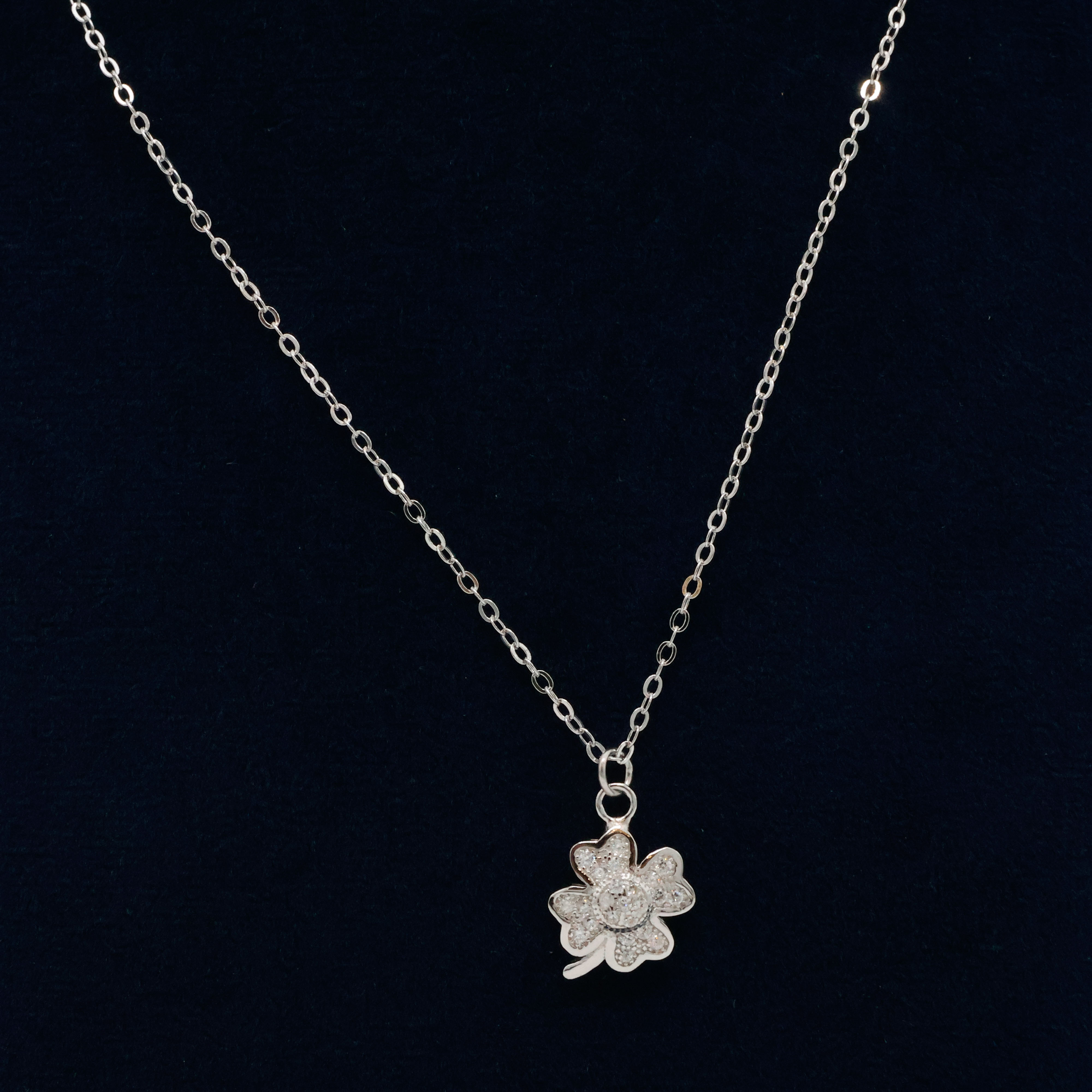 Arham Silver Palace - Silver Clover Necklace