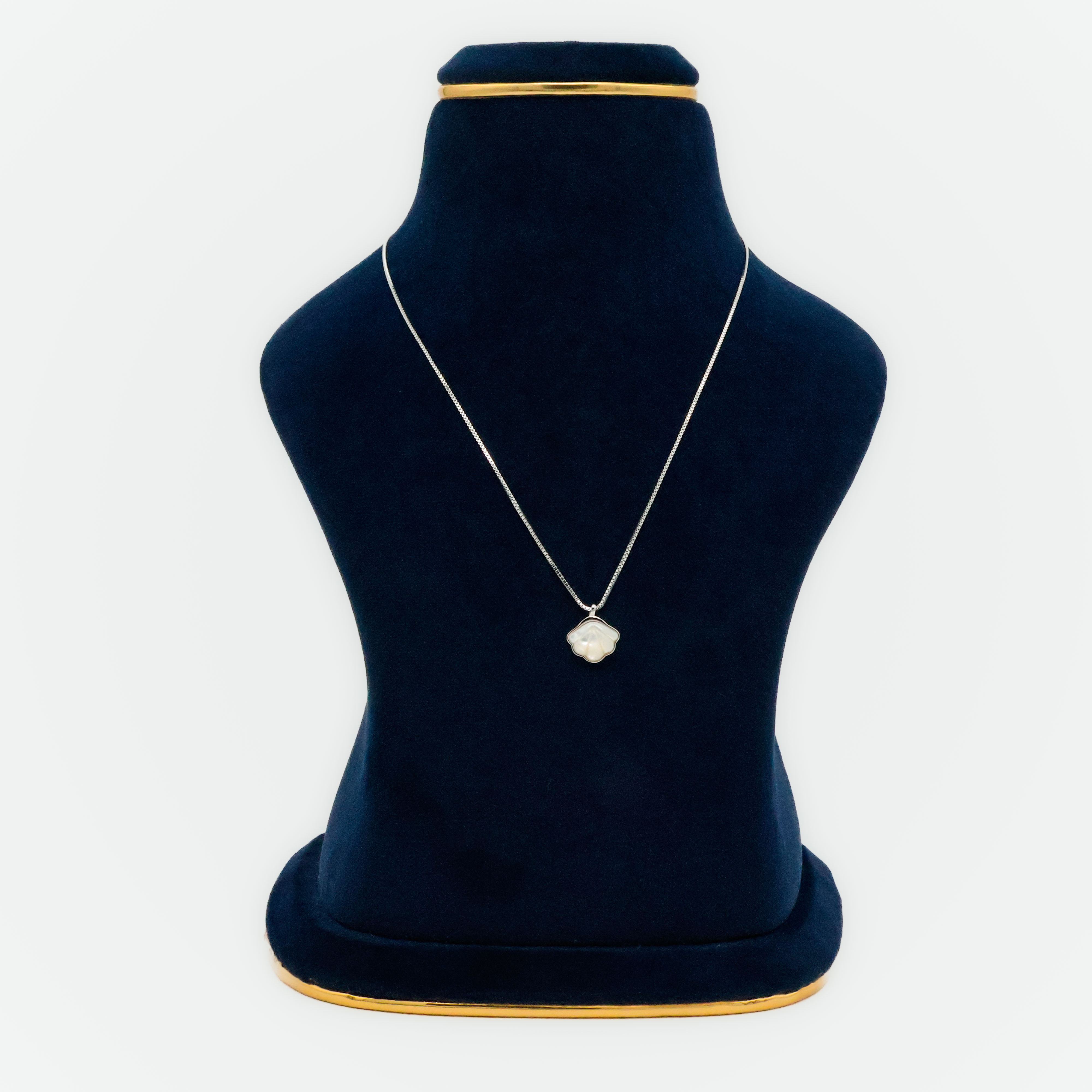 Arham Silver Palace - Silver Shell Pendant