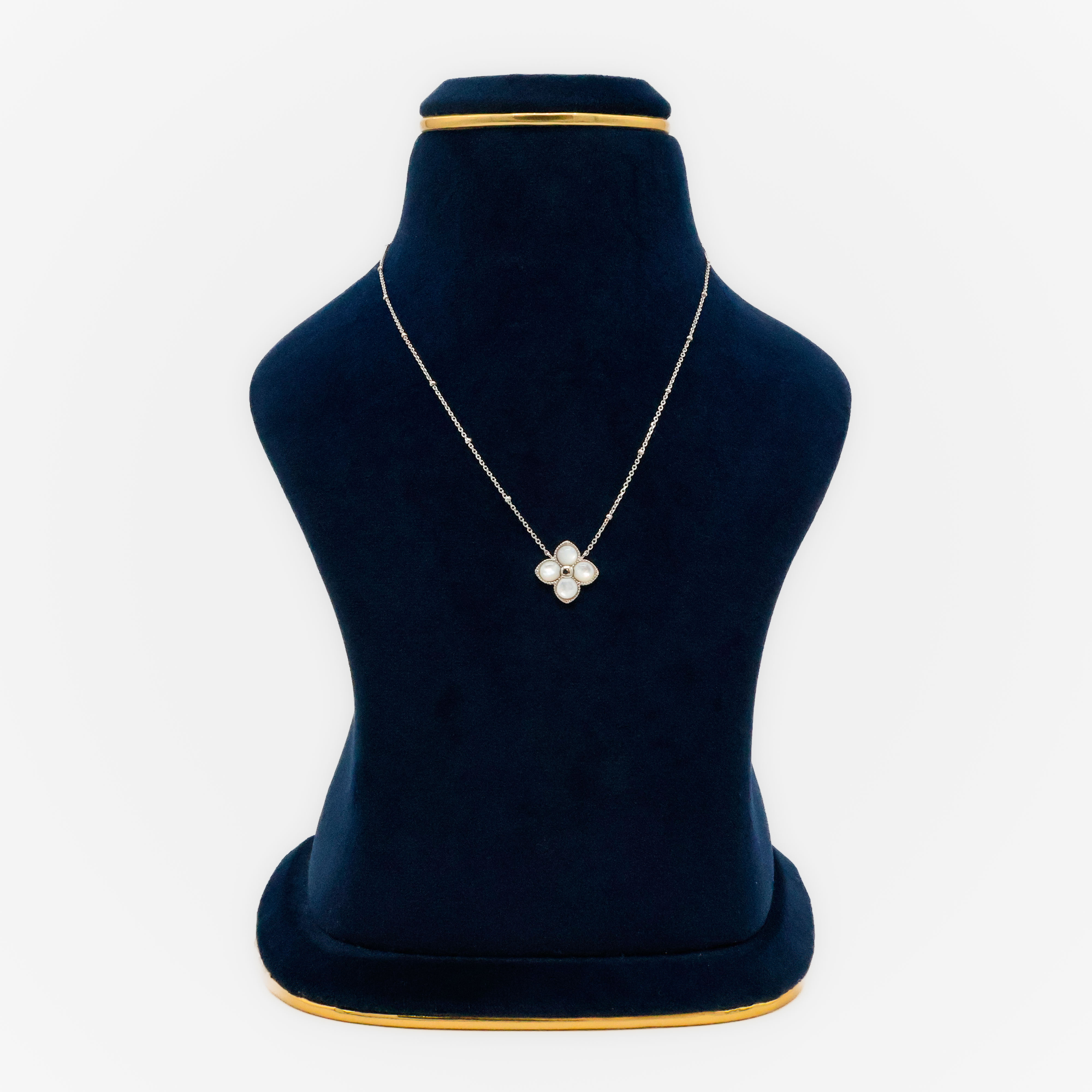 Arham Silver Palace - Silver Clover Pendant