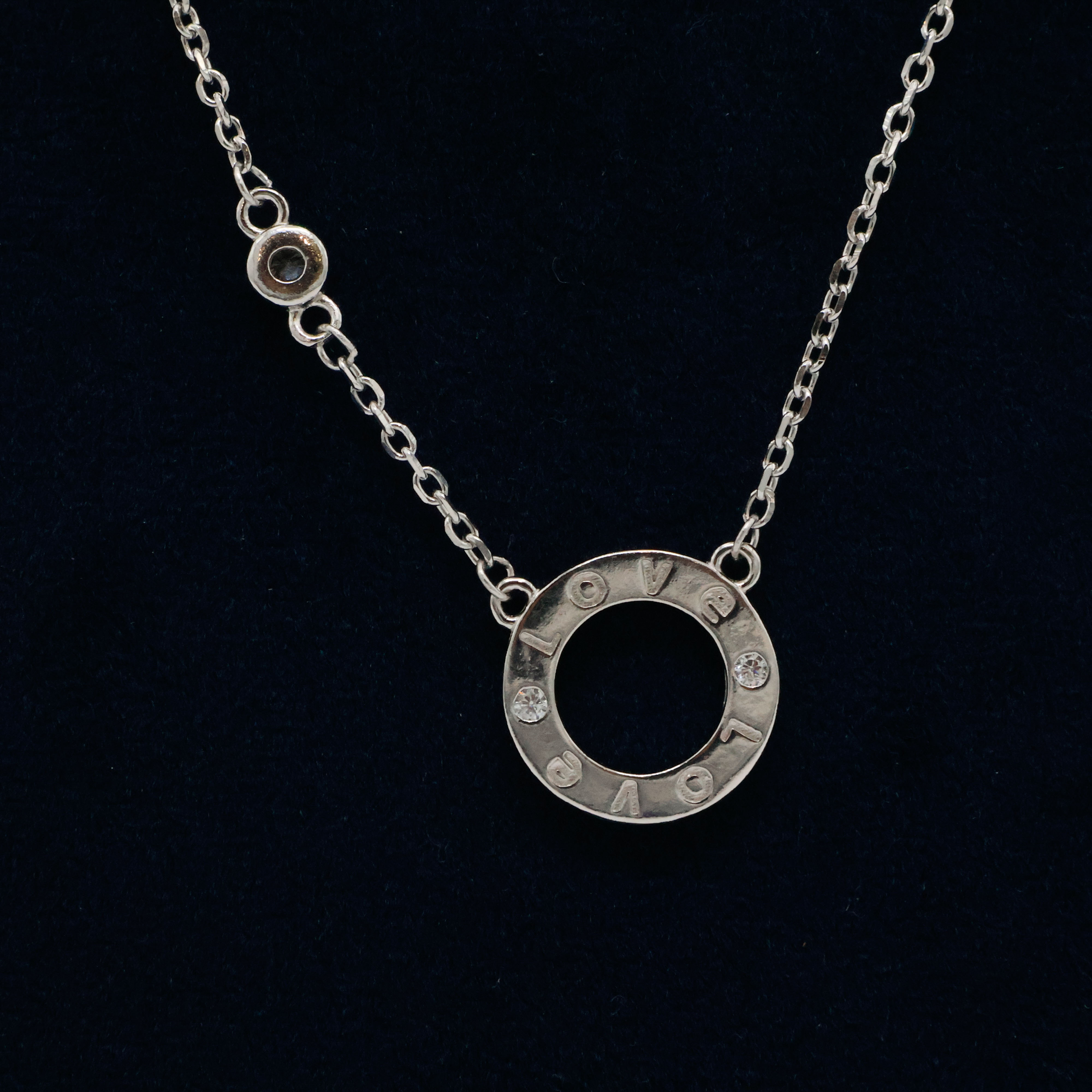 Arham Silver Palace - Silver Love Pendant