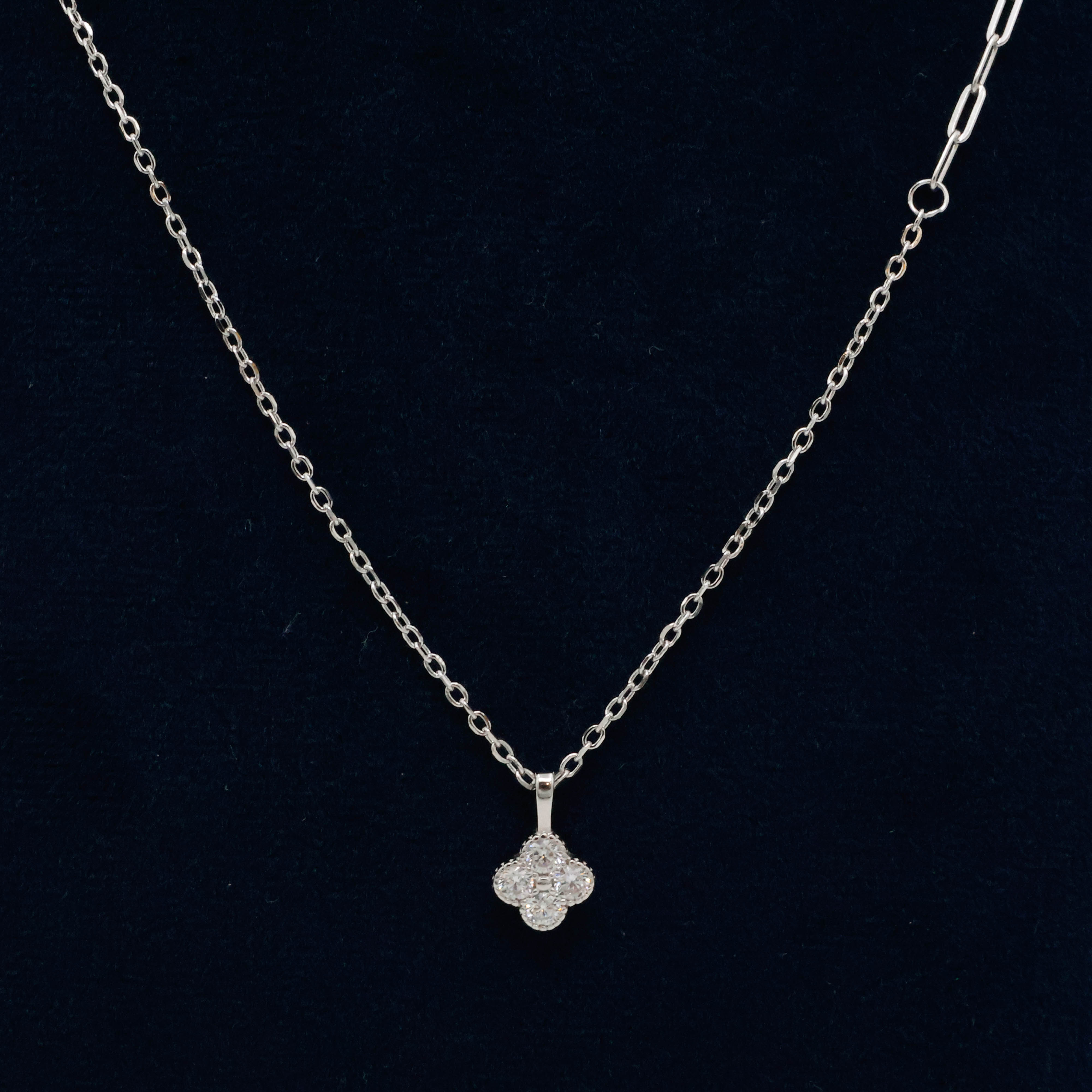Arham Silver Palace - Silver Clover Necklace