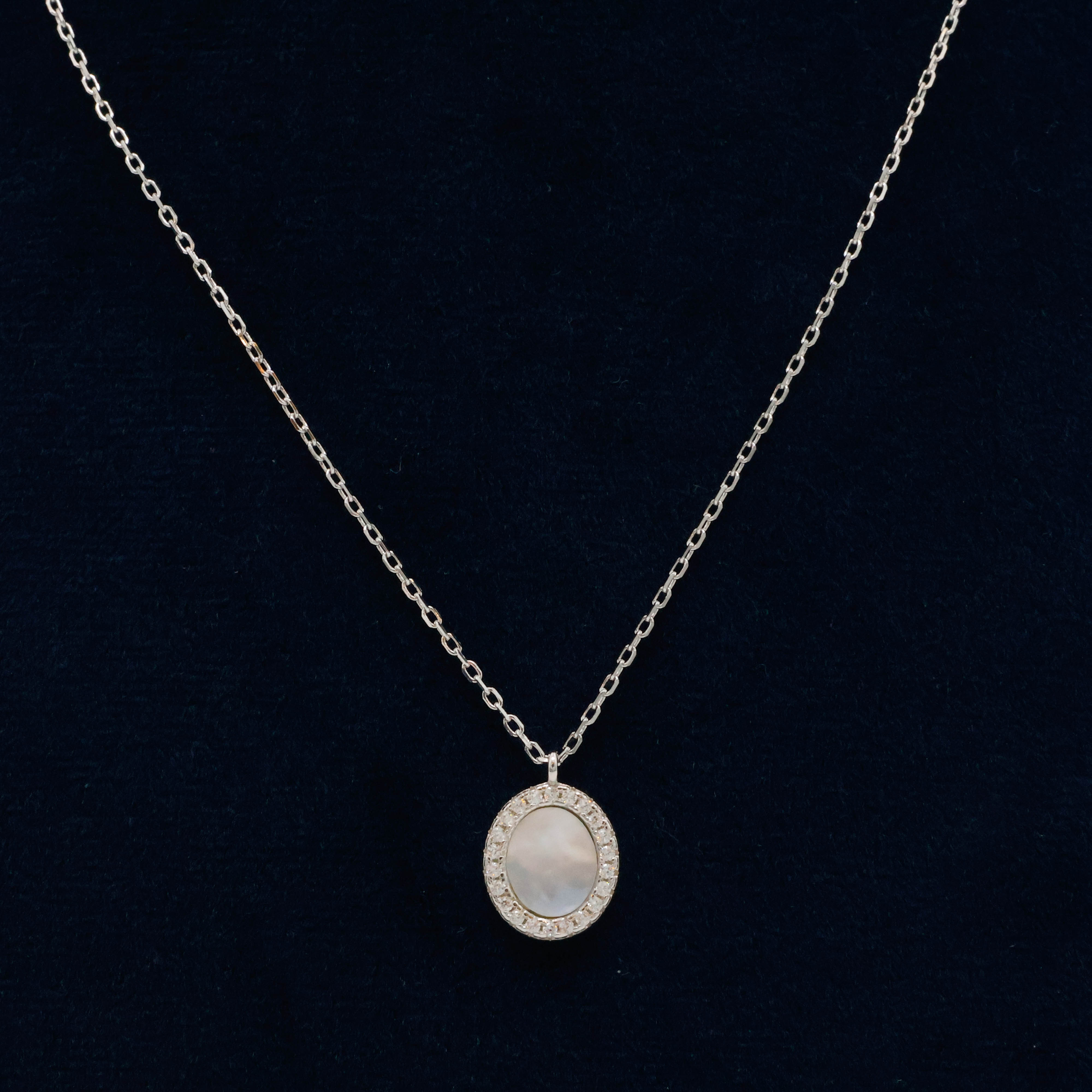 Arham Silver Palace - Silver Oval Pendant