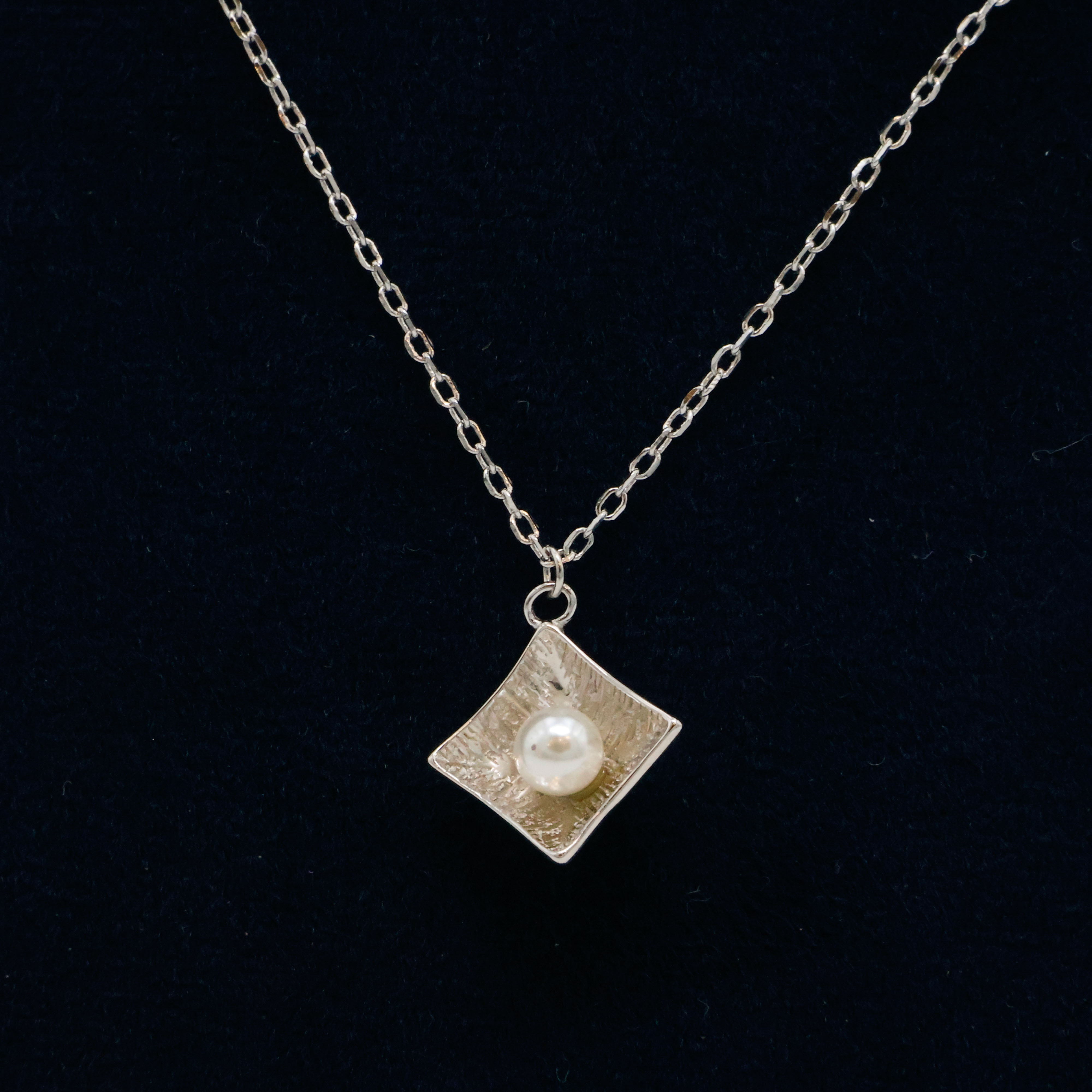 Arham Silver Palace - Pearl Silver Pendant