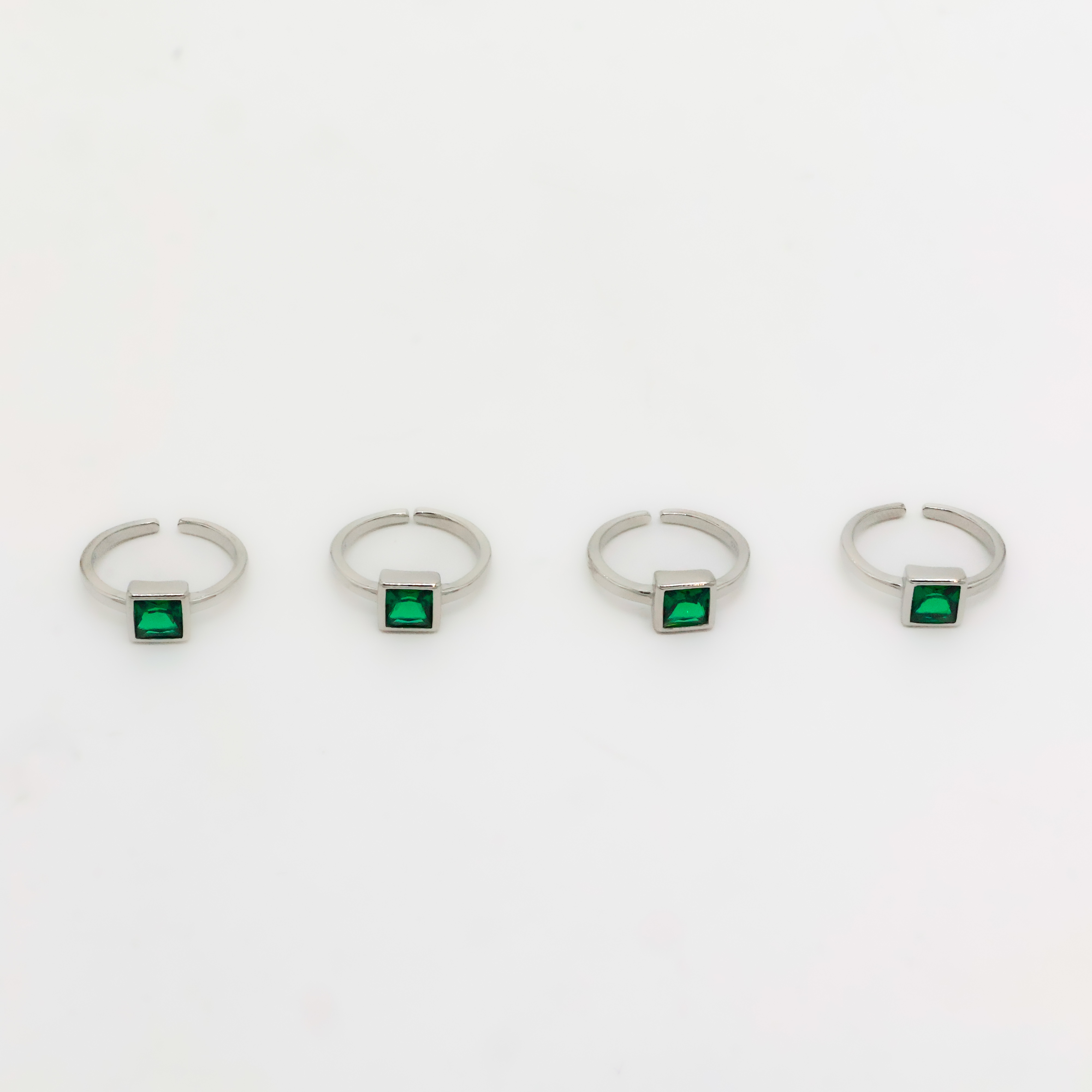 Arham Silver Palace - Silver Green Toe Rings
