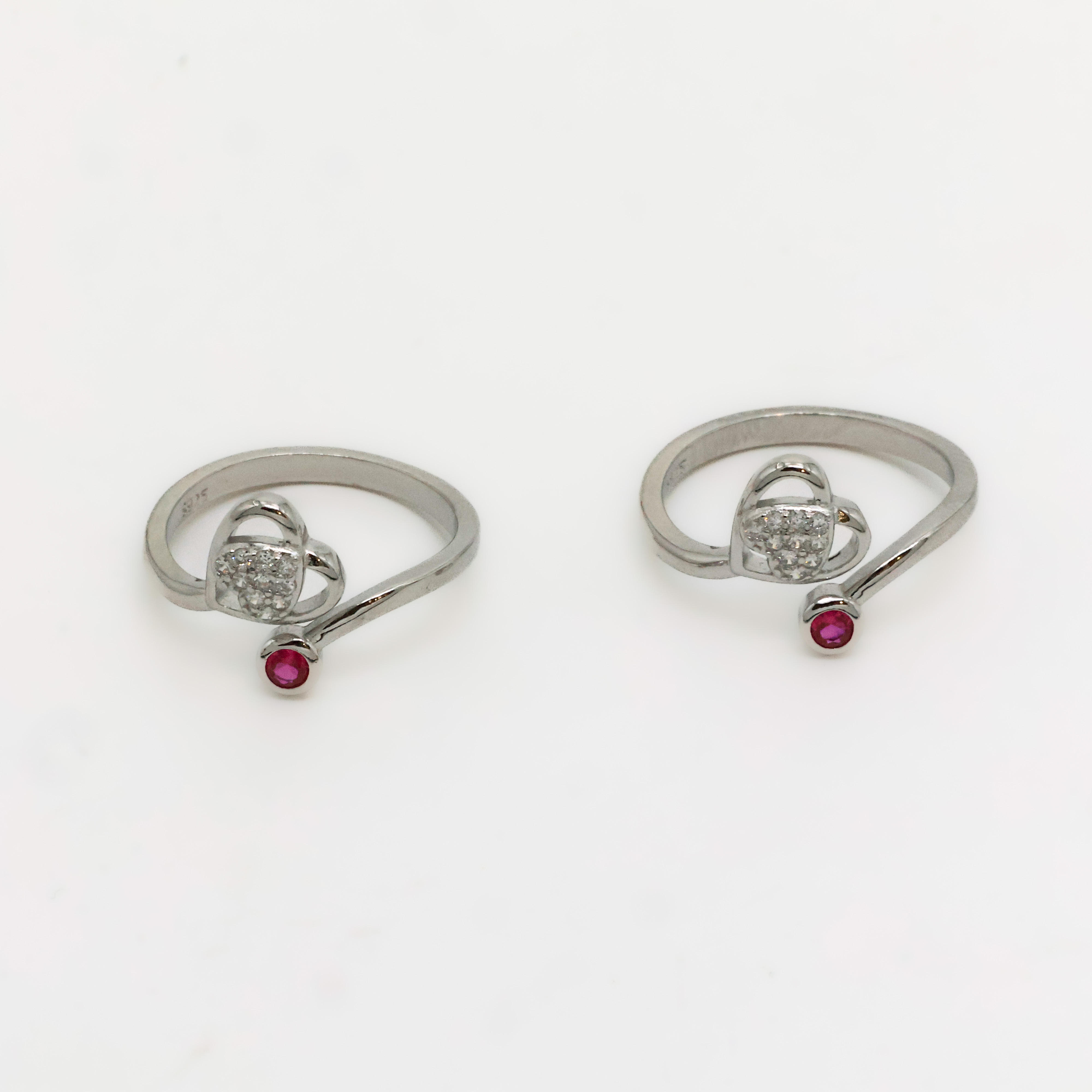 Arham Silver Palace - Silver Heart Toe Rings