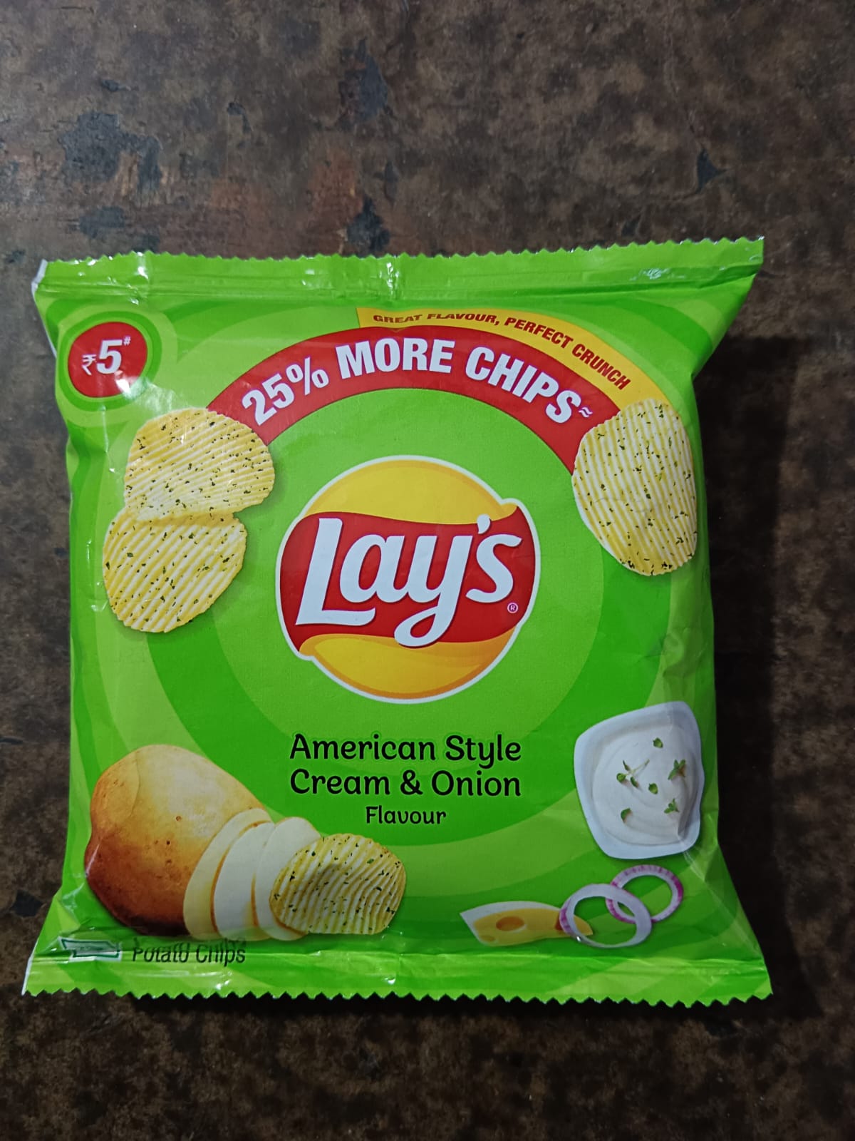 Lays (cream nd onion)