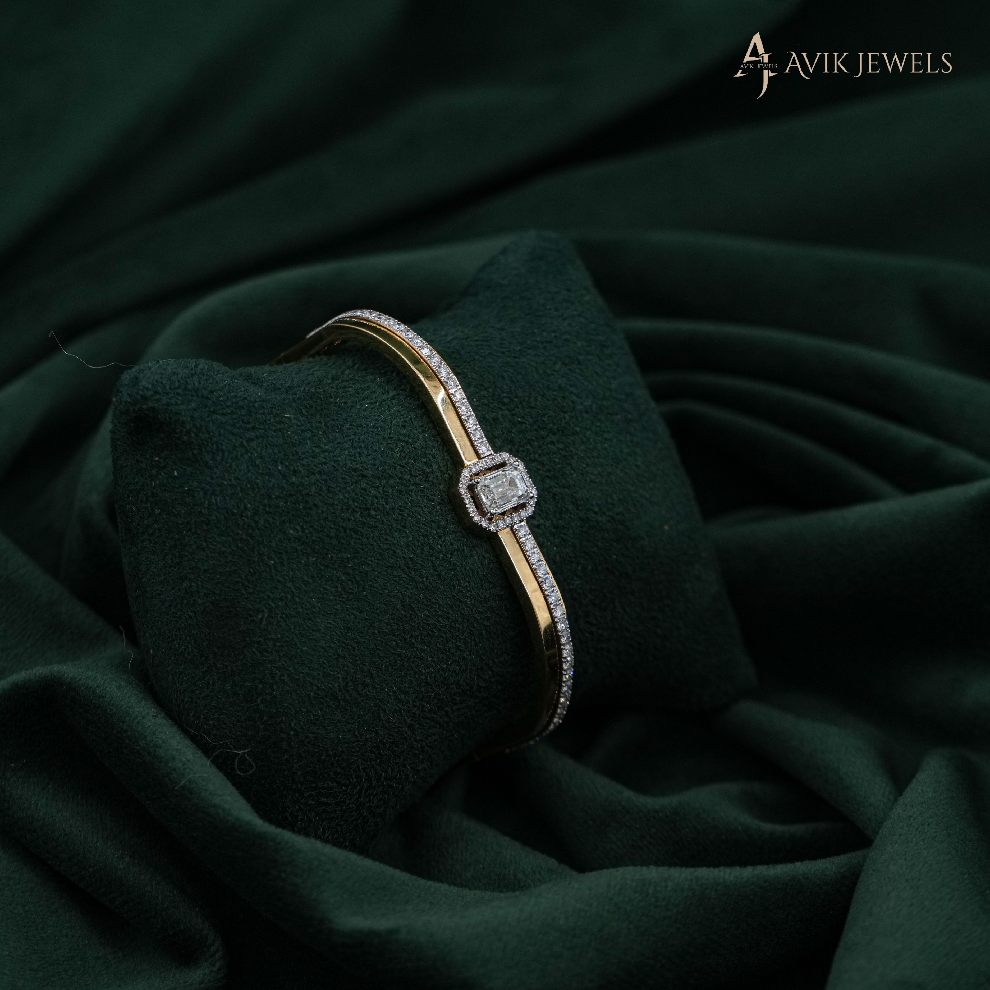 Avik Jewels - Lab Grown Diamond Cluster Bracelet