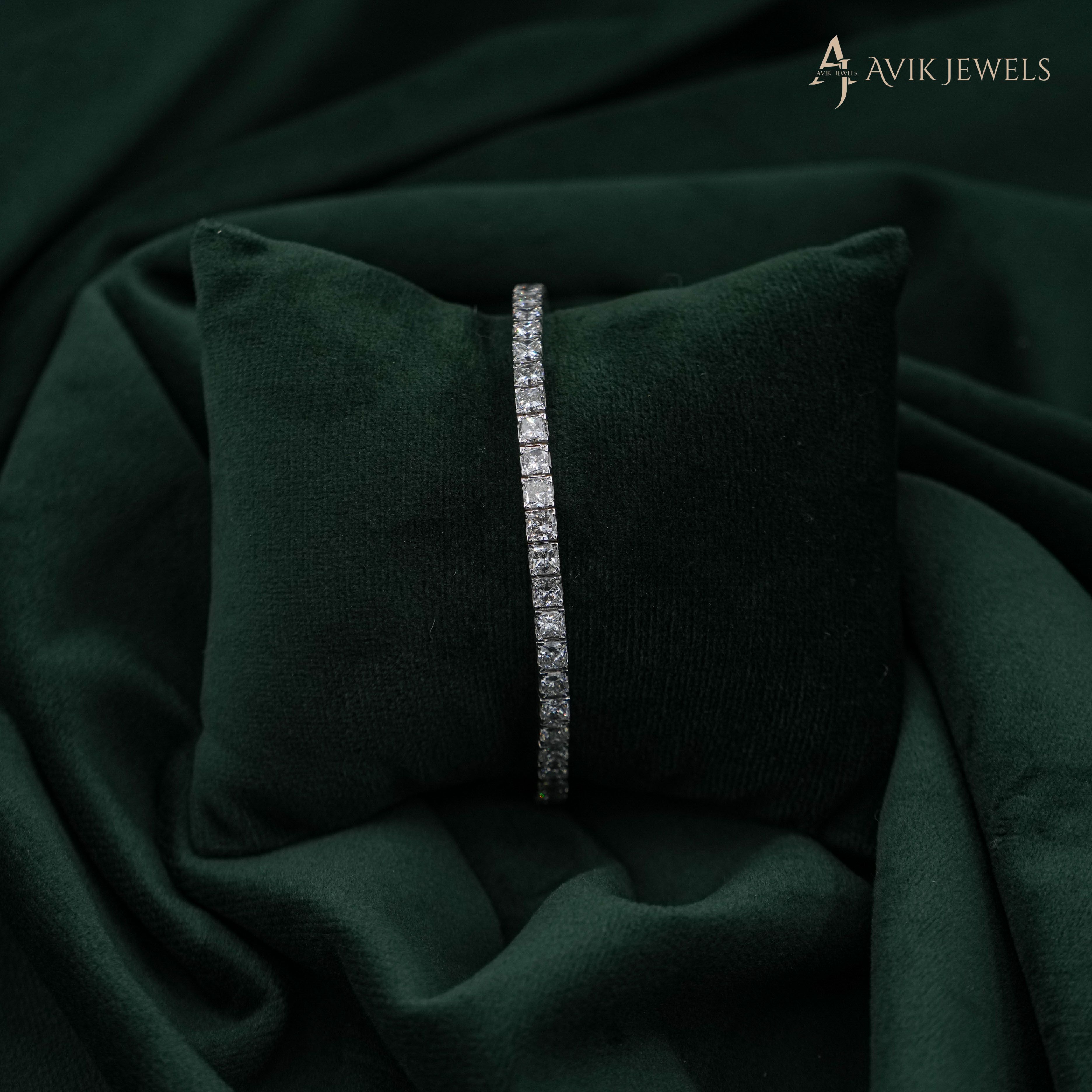 Avik Jewels - Emerald Lab Grown Diamond Bracelet