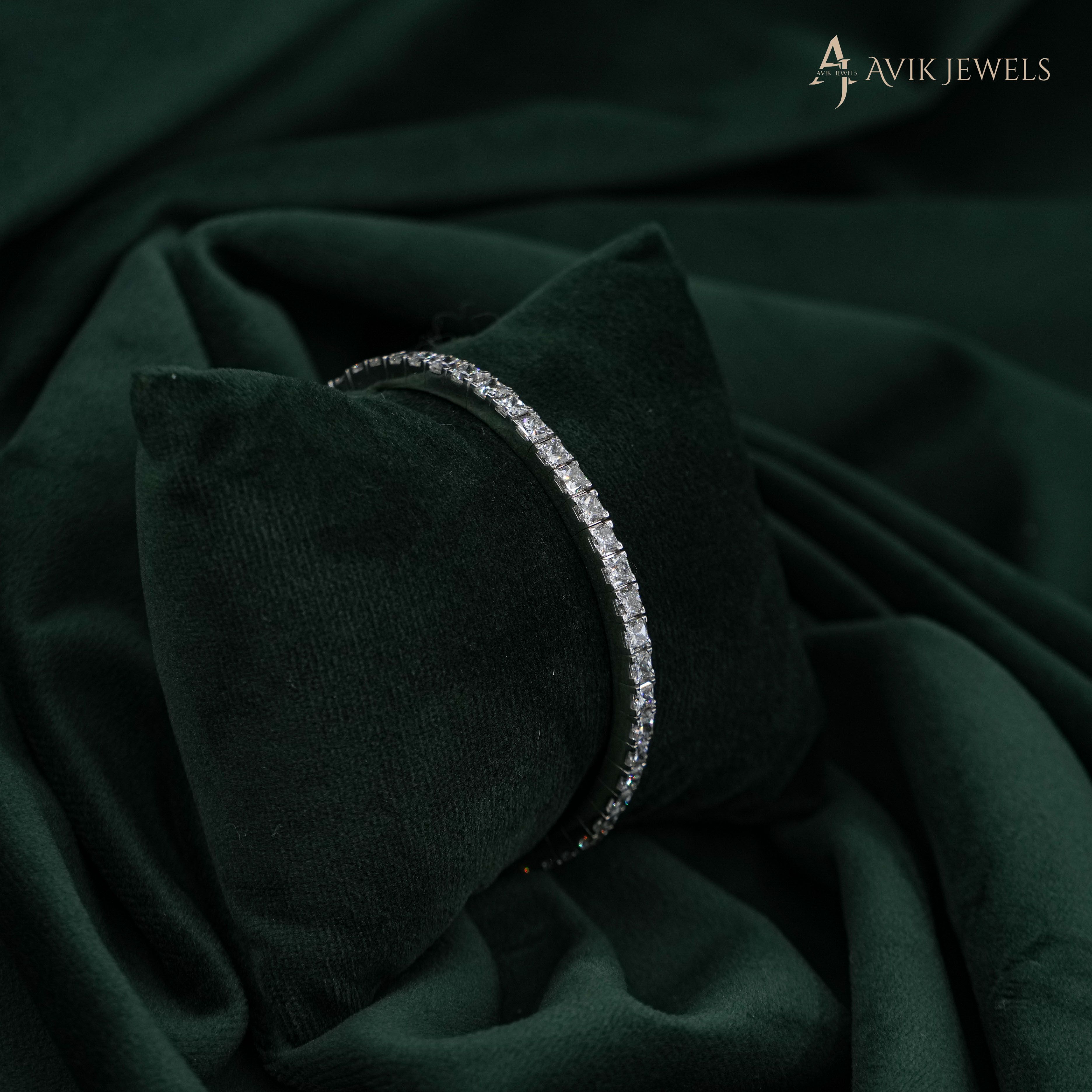 Avik Jewels - Emerald Lab Grown Diamond Bracelet