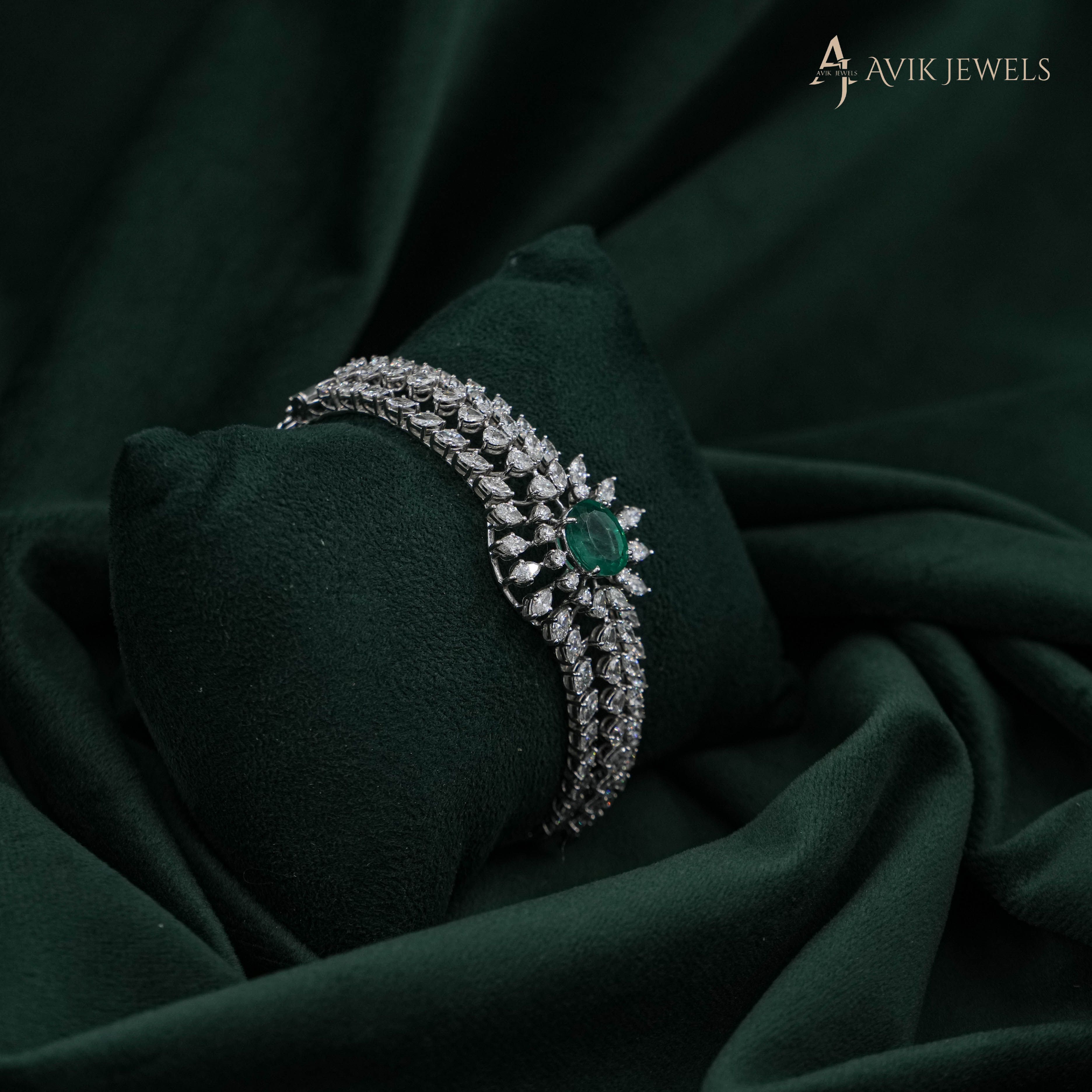 Avik Jewels - Lab Grown Diamond Leaf Bracelet