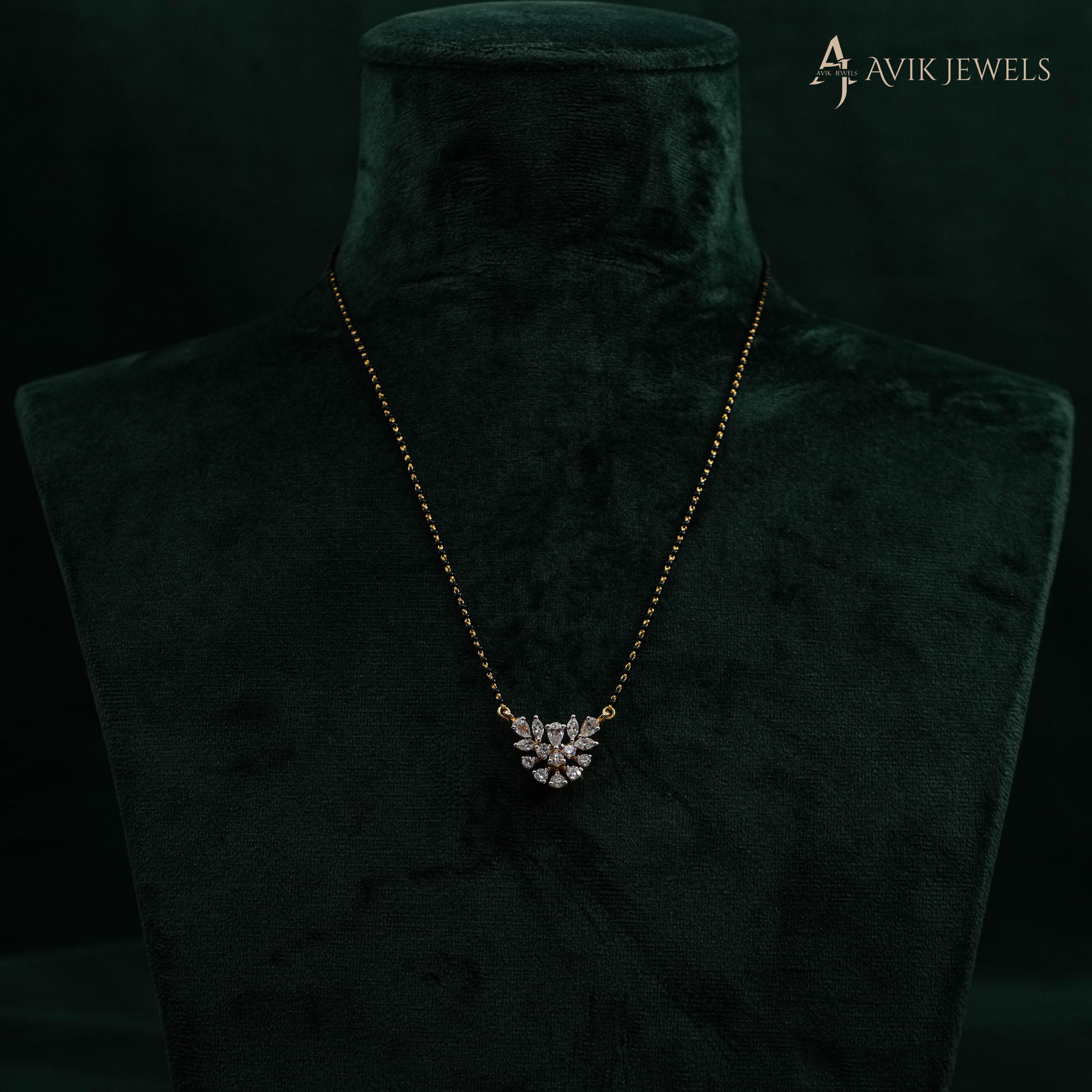 Lab Grown Diamond Flower Pendant