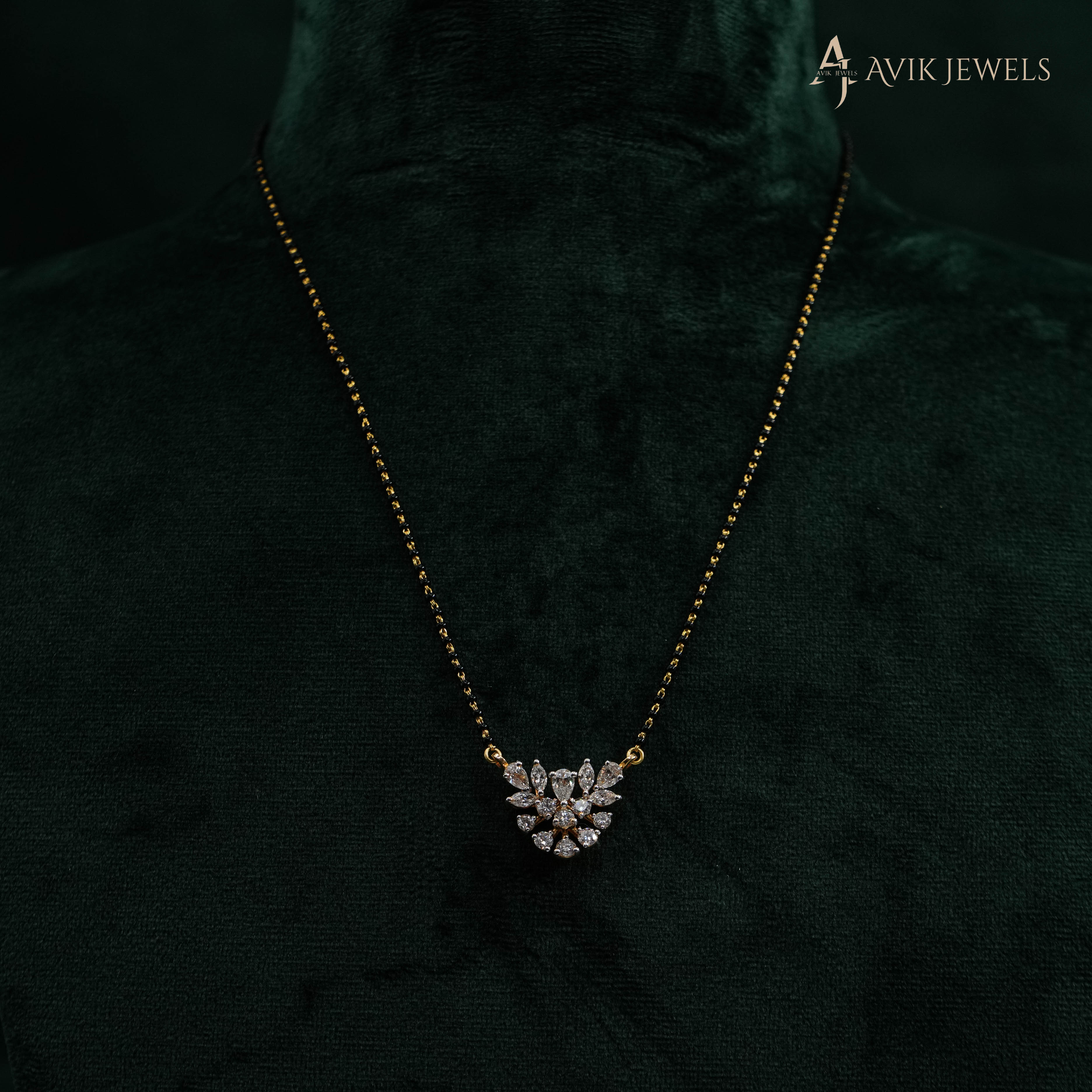 Lab Grown Diamond Flower Pendant