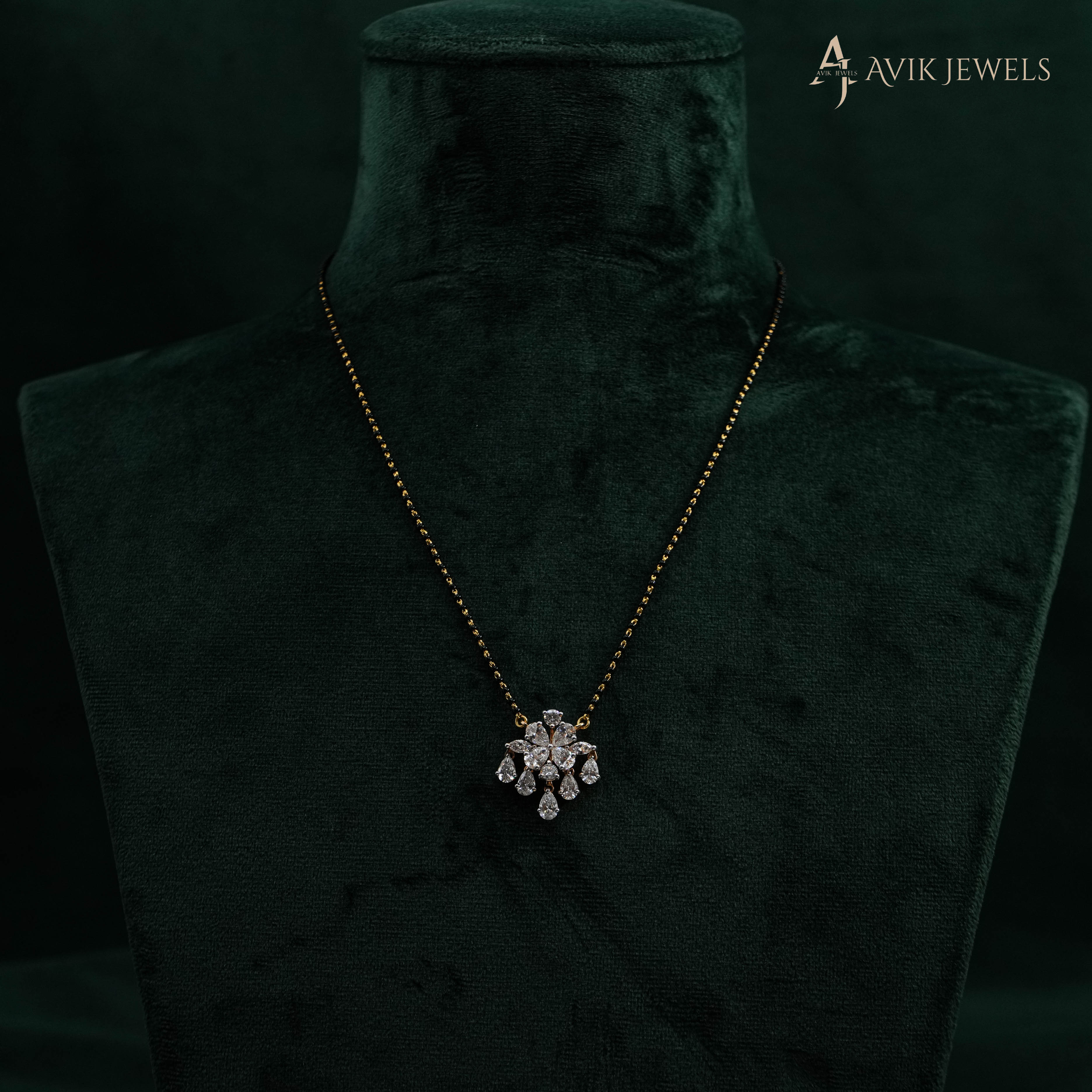 Lab Grown Diamond Flower Pendant