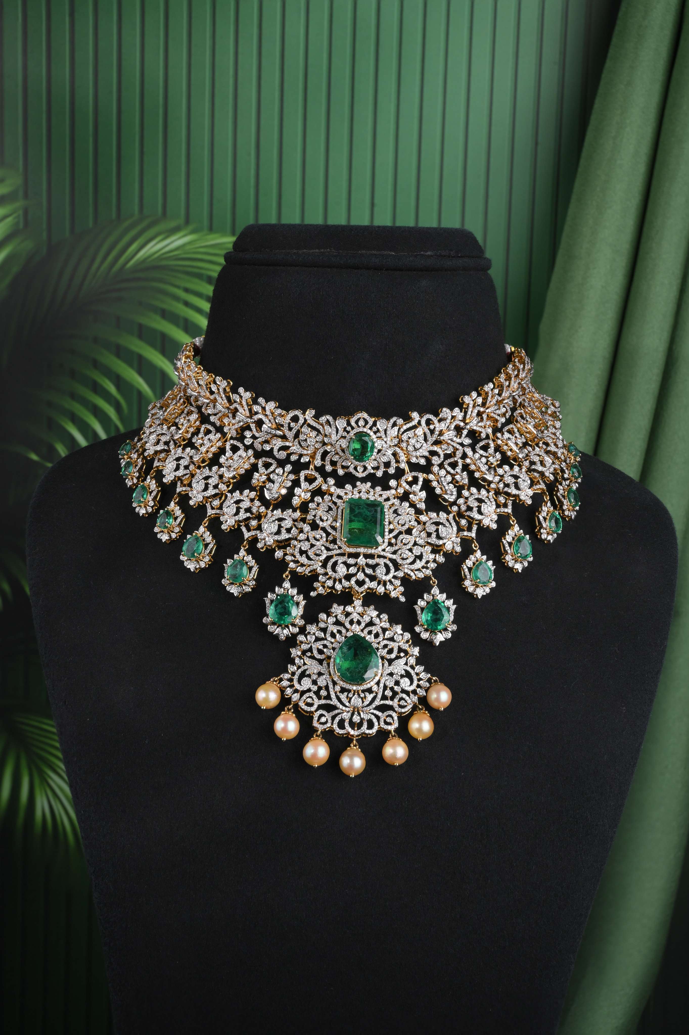 Brinda Gold and Diamonds - Emerald Royale Diamond Choker Set