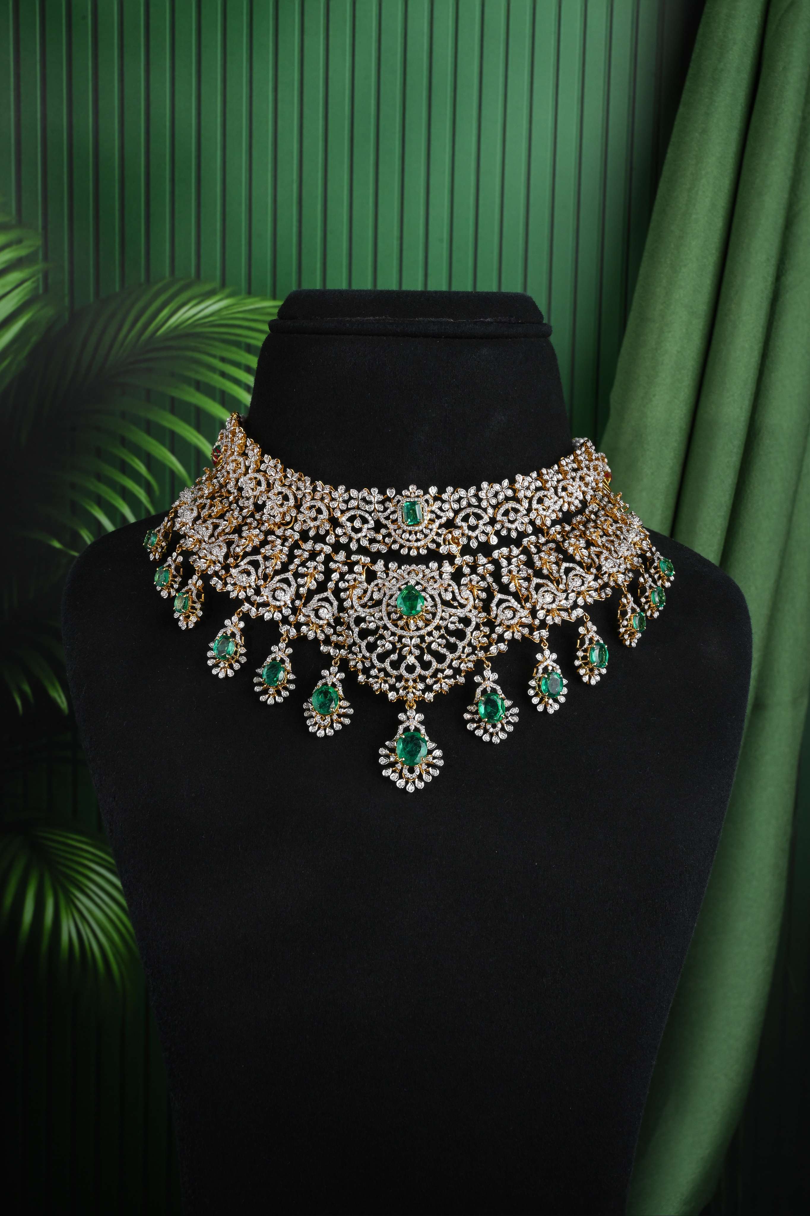 Brinda Gold and Diamonds - Emerald Diamond Necklace
