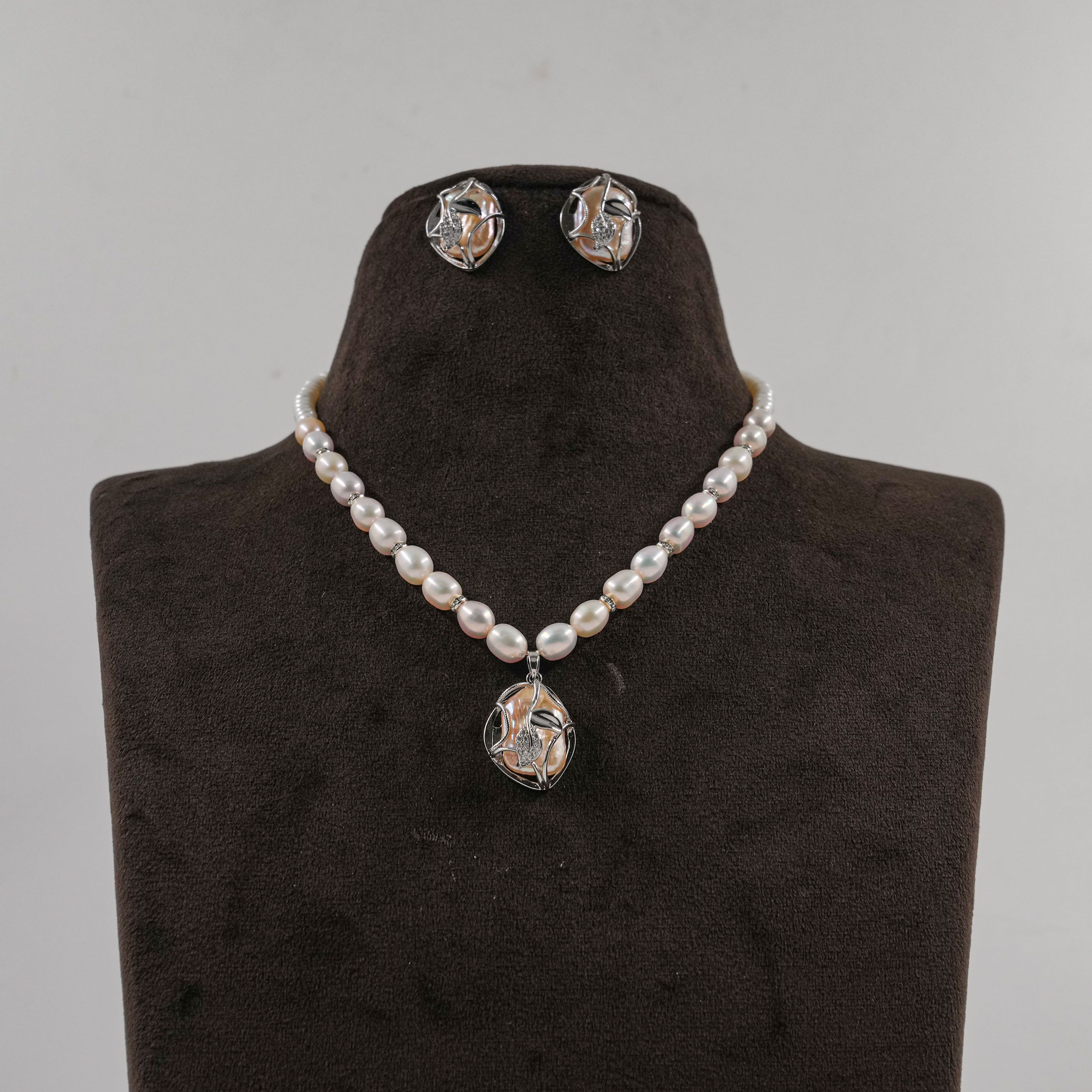 The Pearl Atelier by Kabra Pearls - Pearl Necklace set