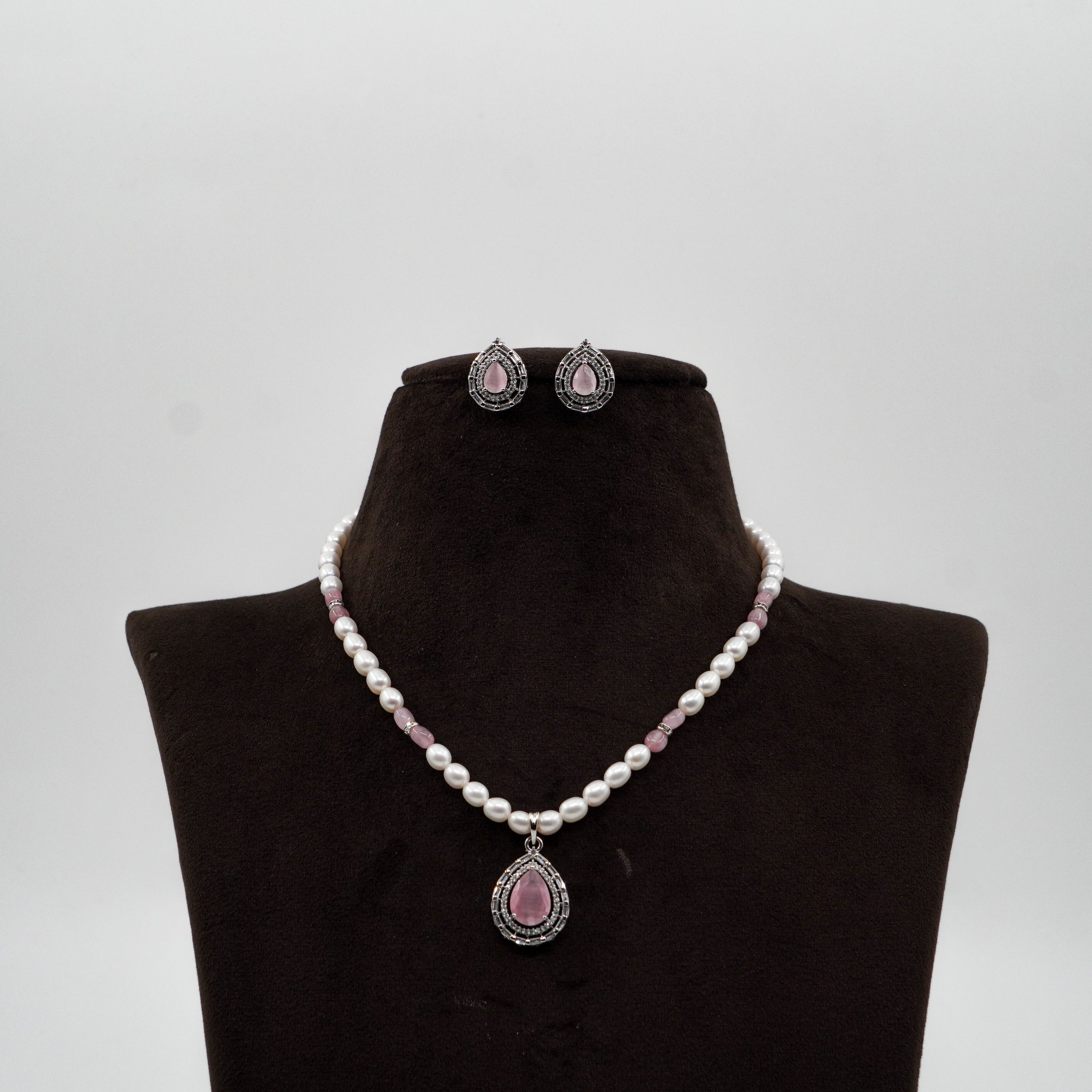Pearl Necklace Set