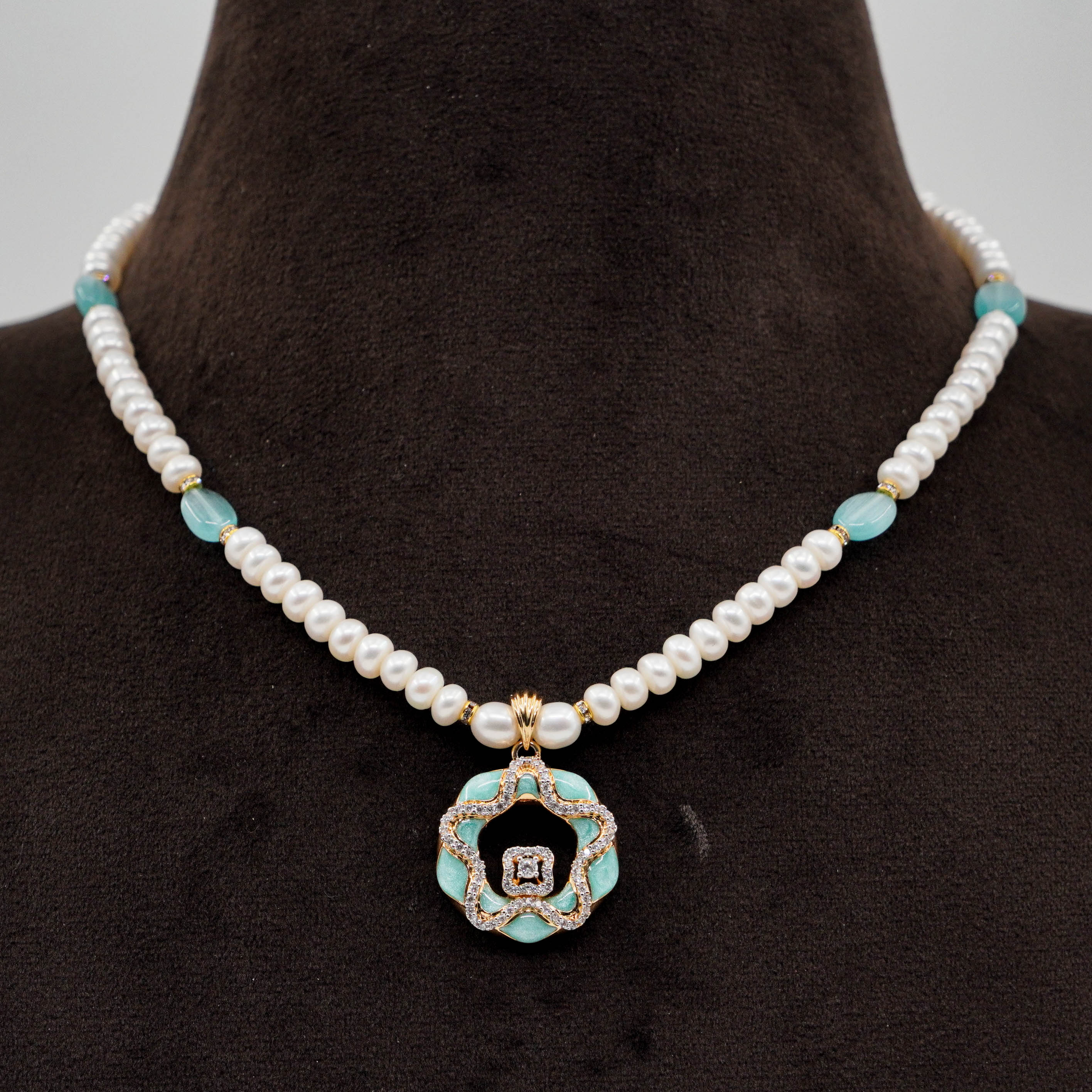 Pearl Necklace Set