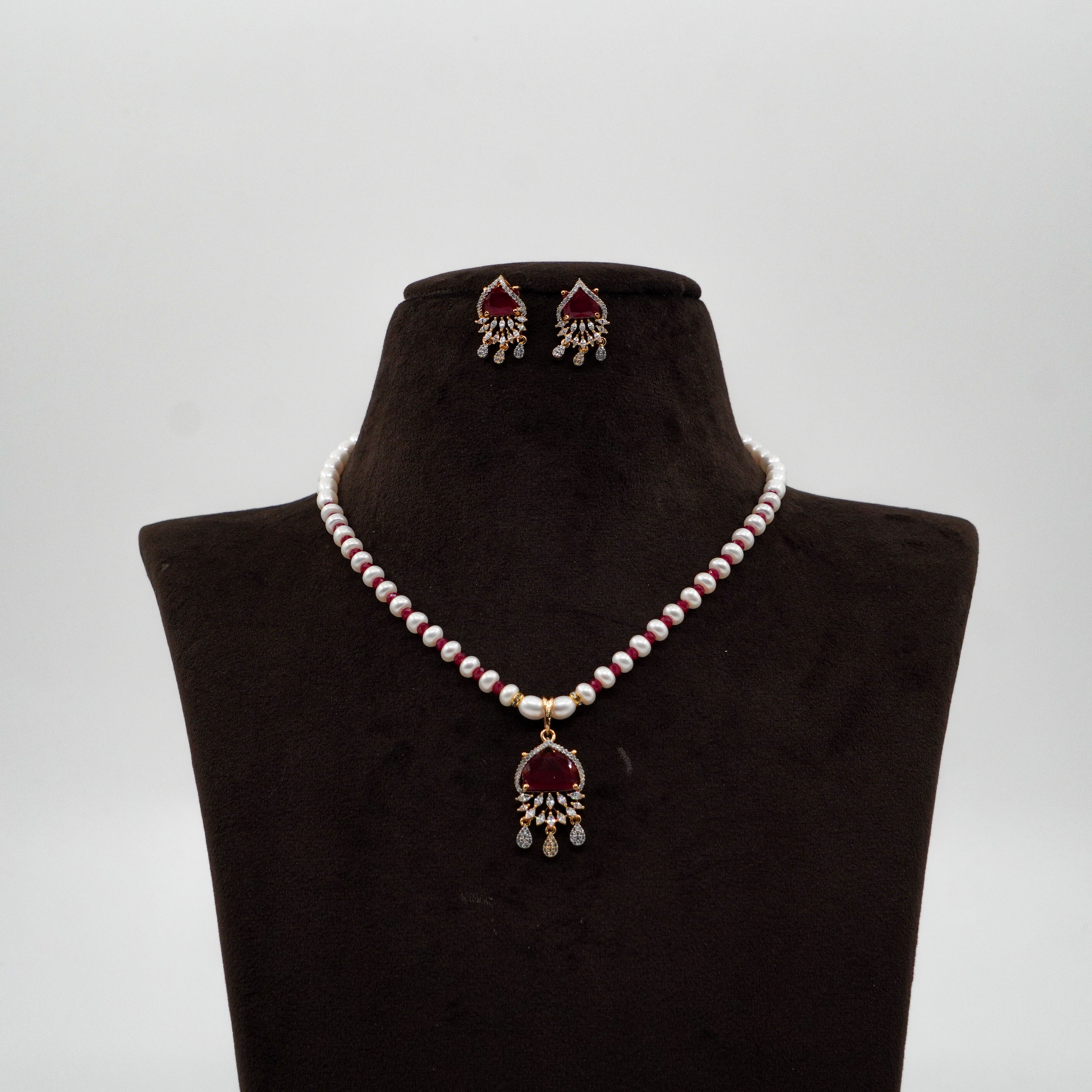 Pearl Necklace Set