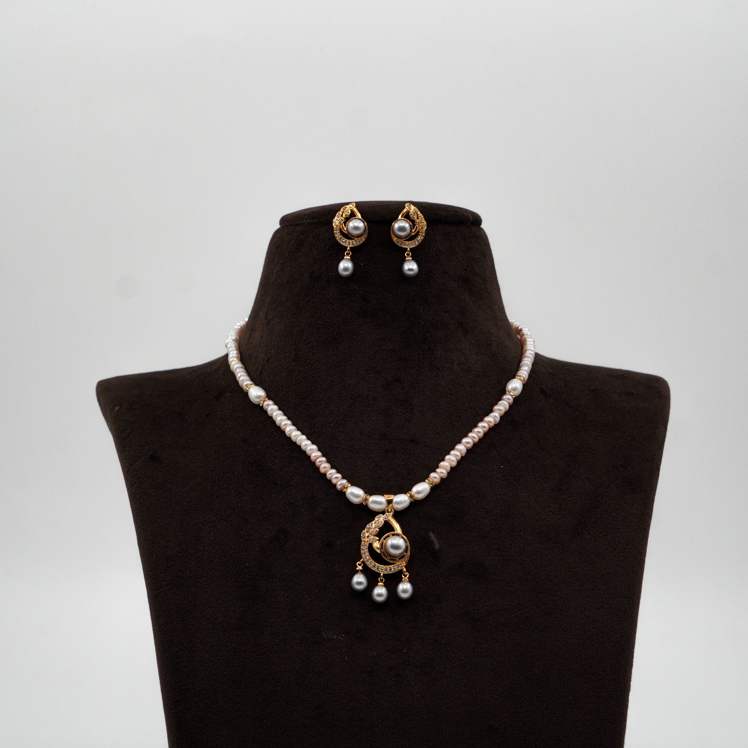 Pearl Necklace Set