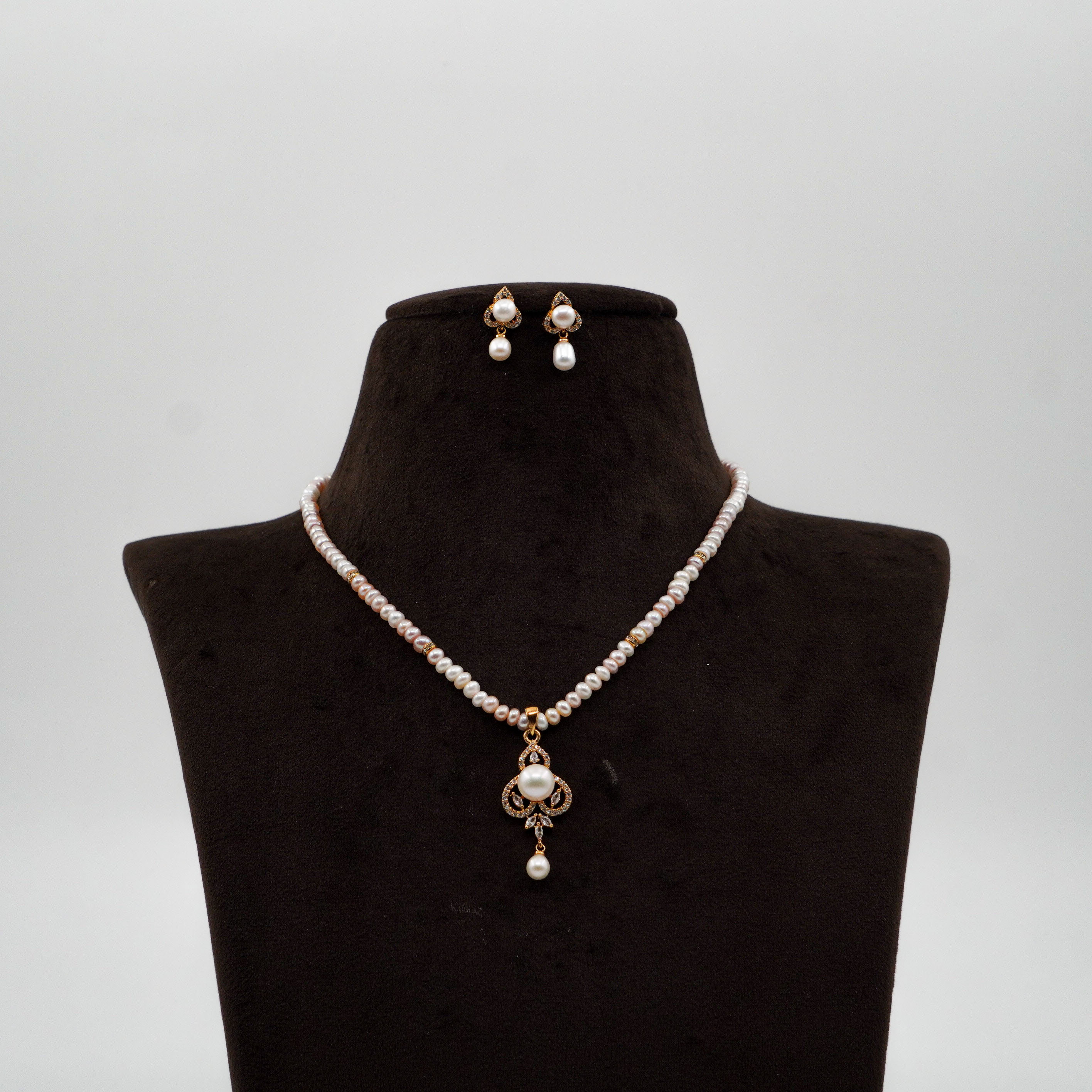 Pearl Necklace Set