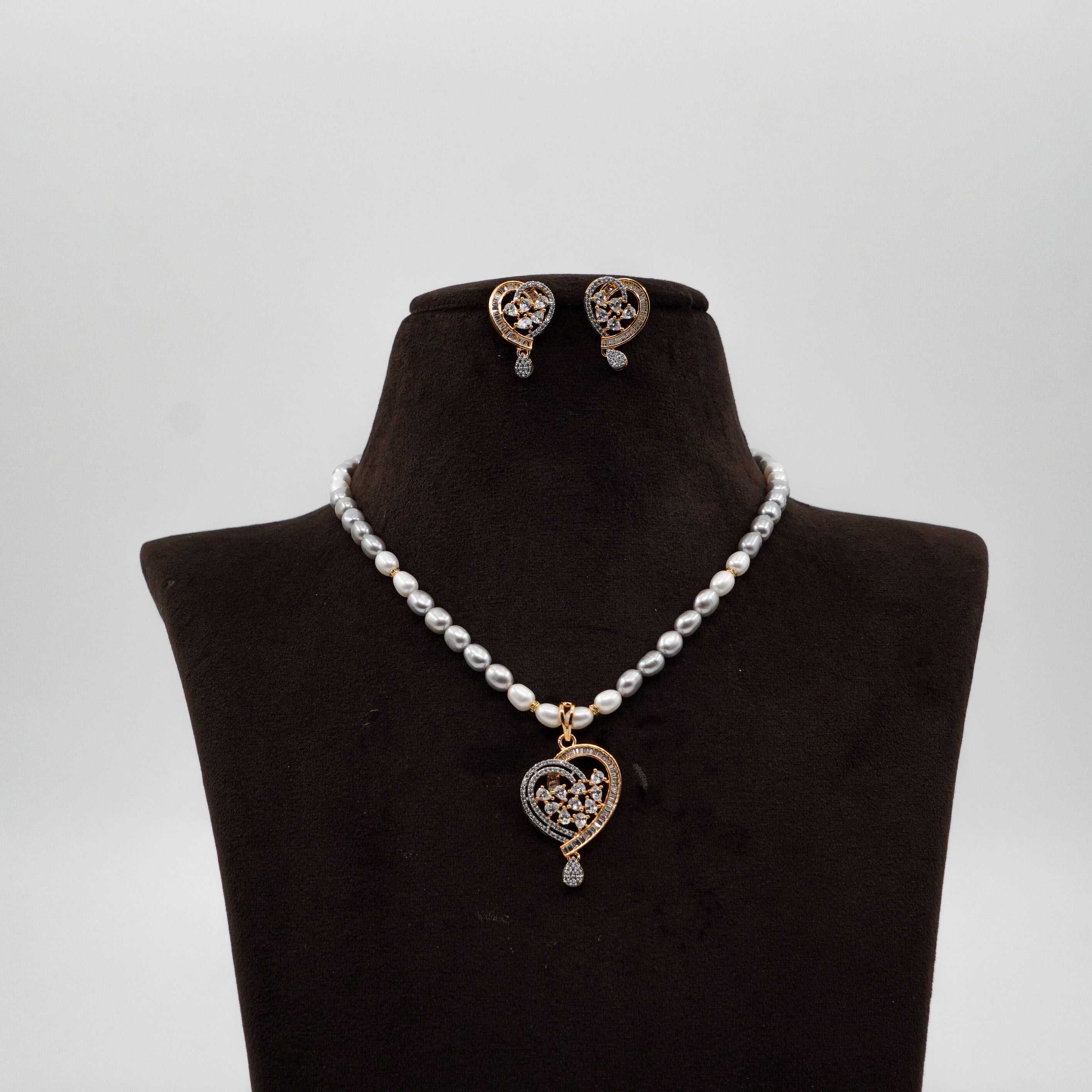 Pearl Necklace Set