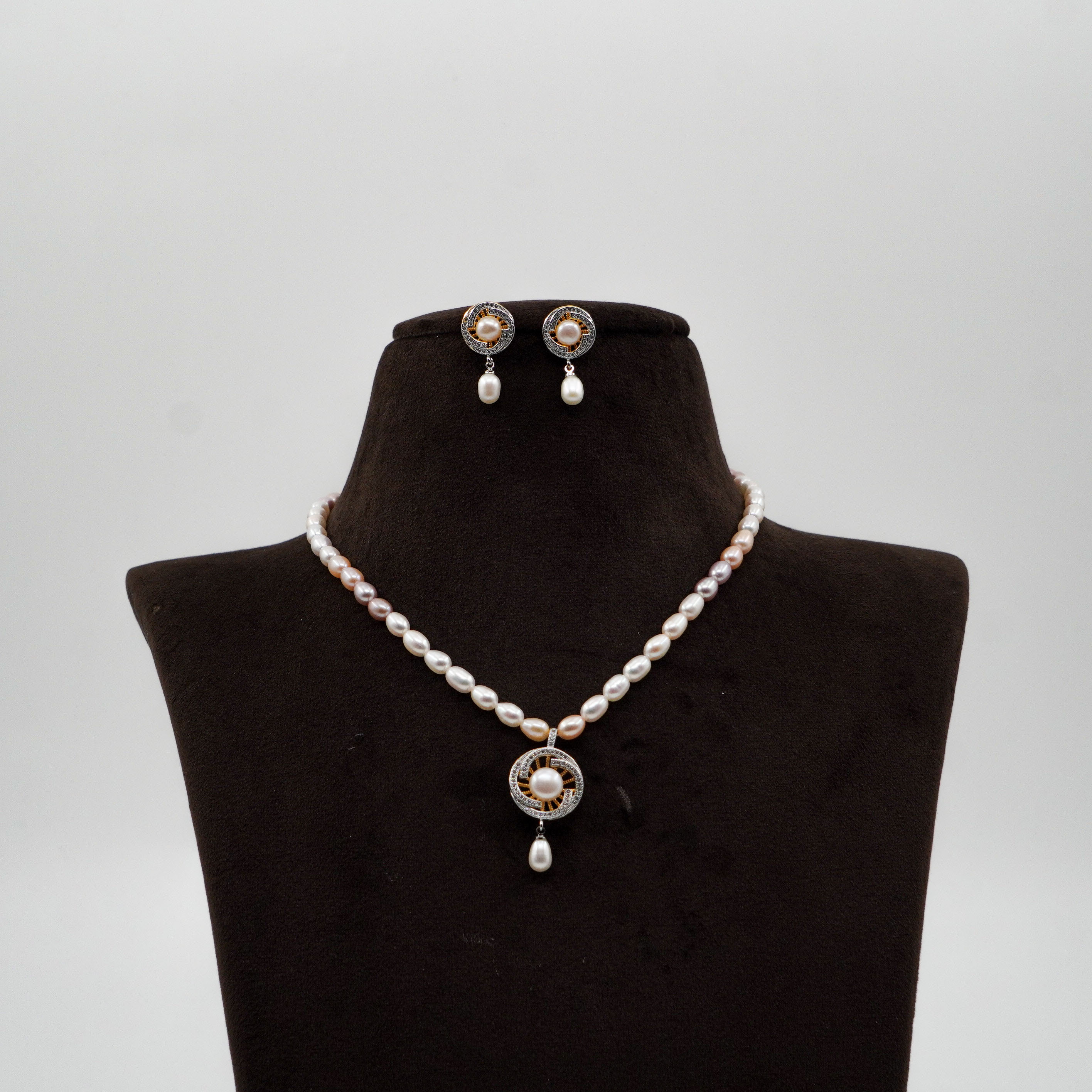 Pearl Necklace Set