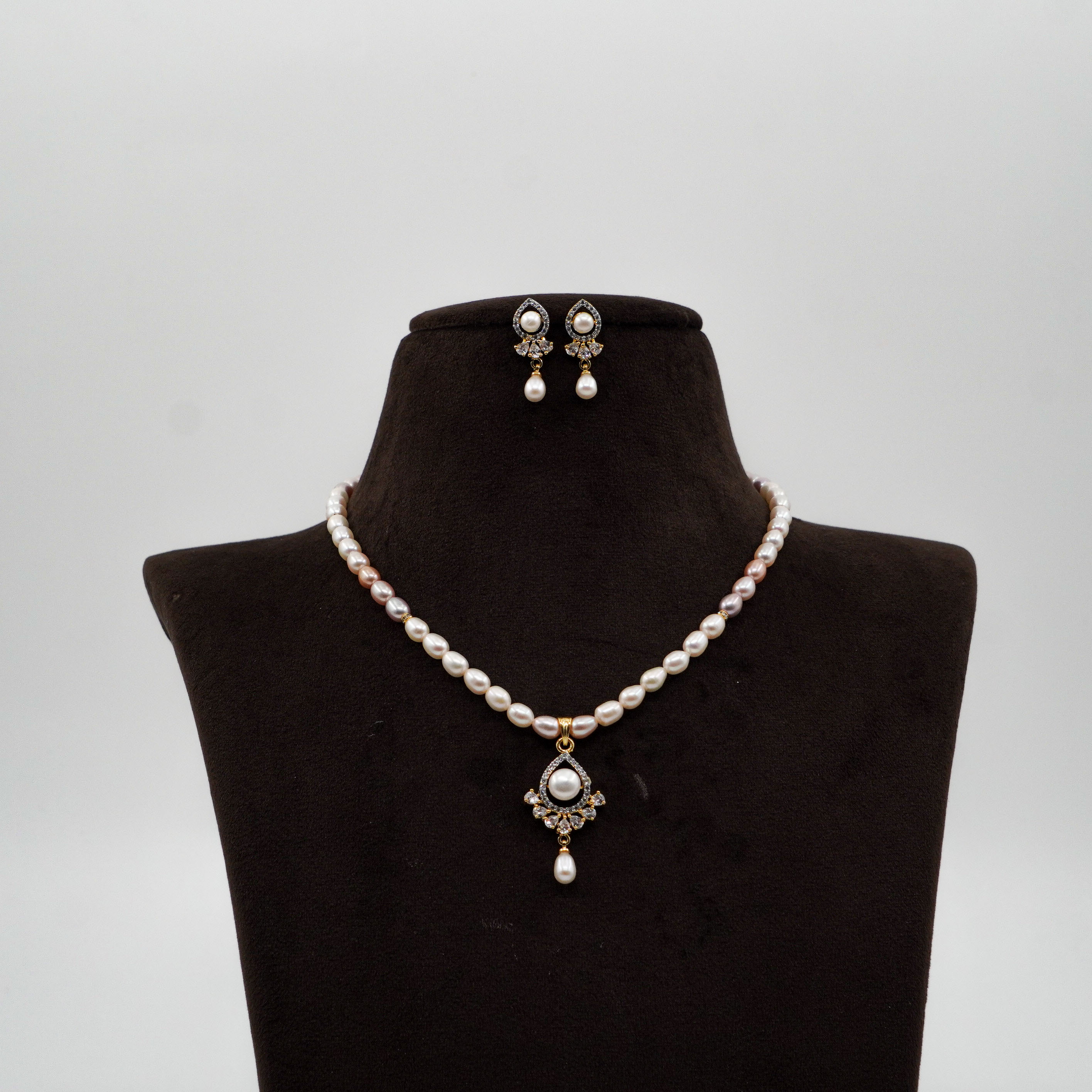 Pearl Necklace Set
