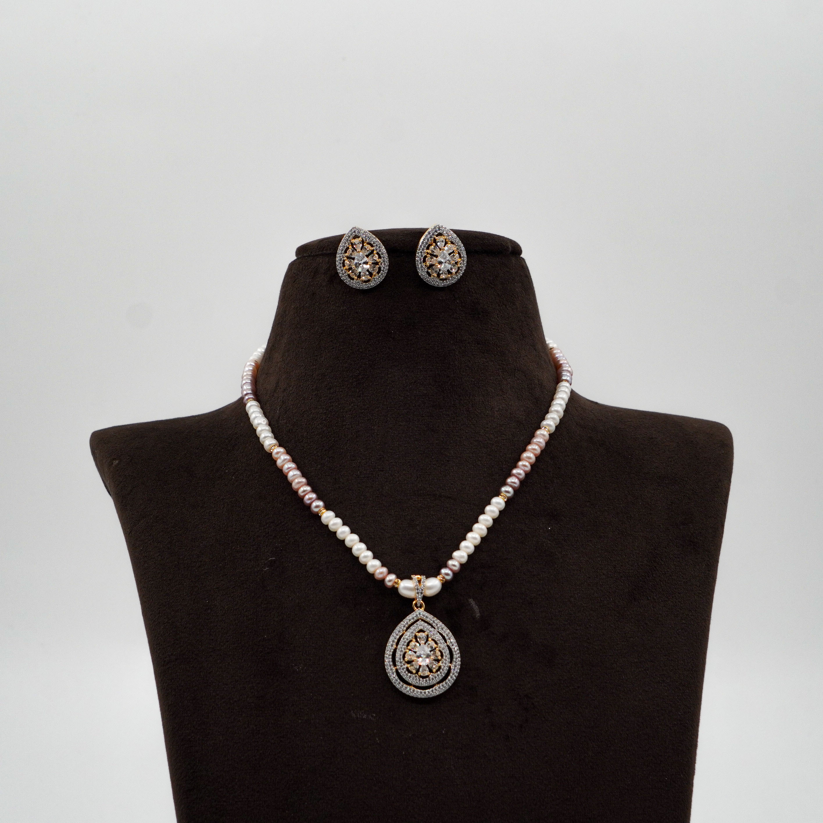 Pearl Necklace Set