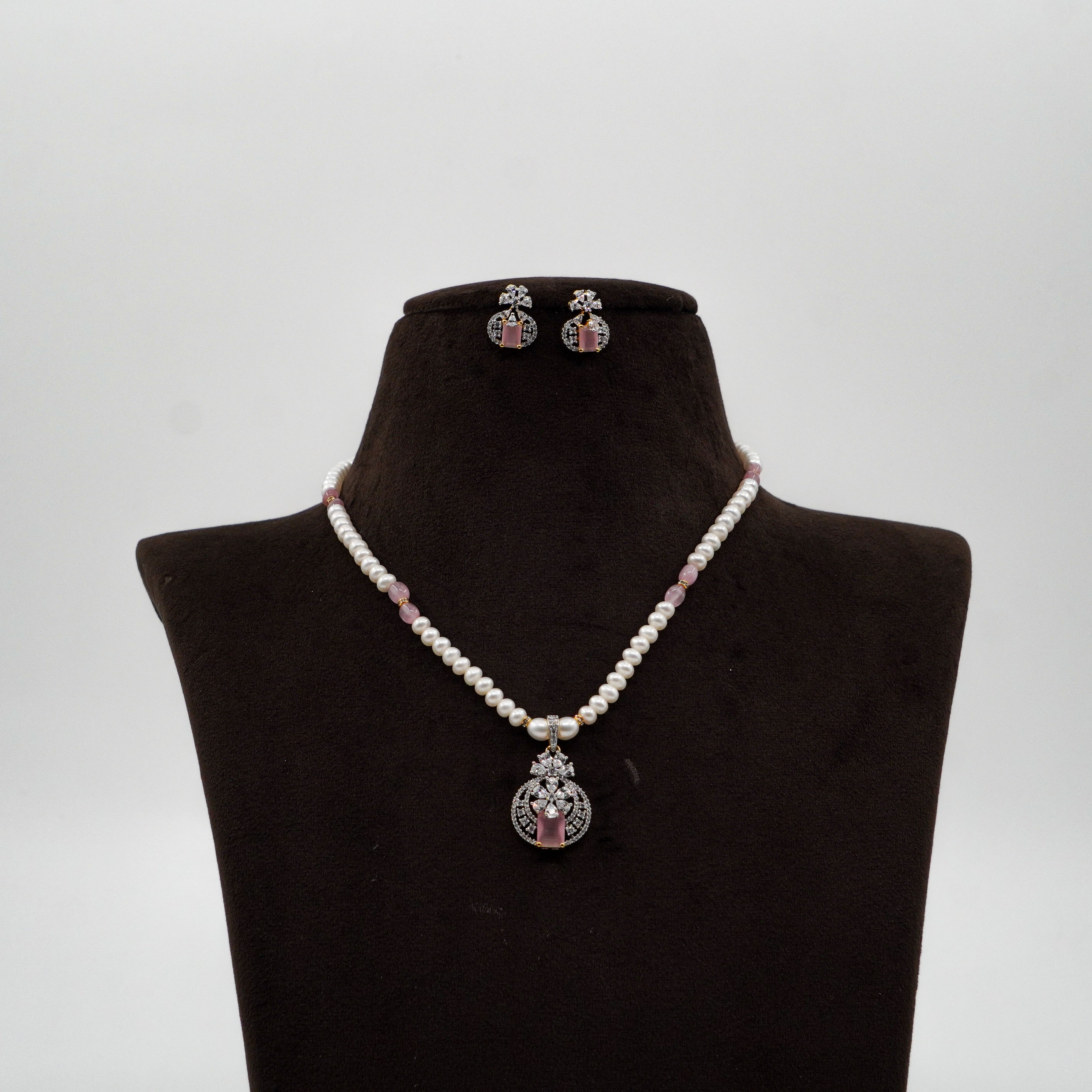 Pearl Necklace Set