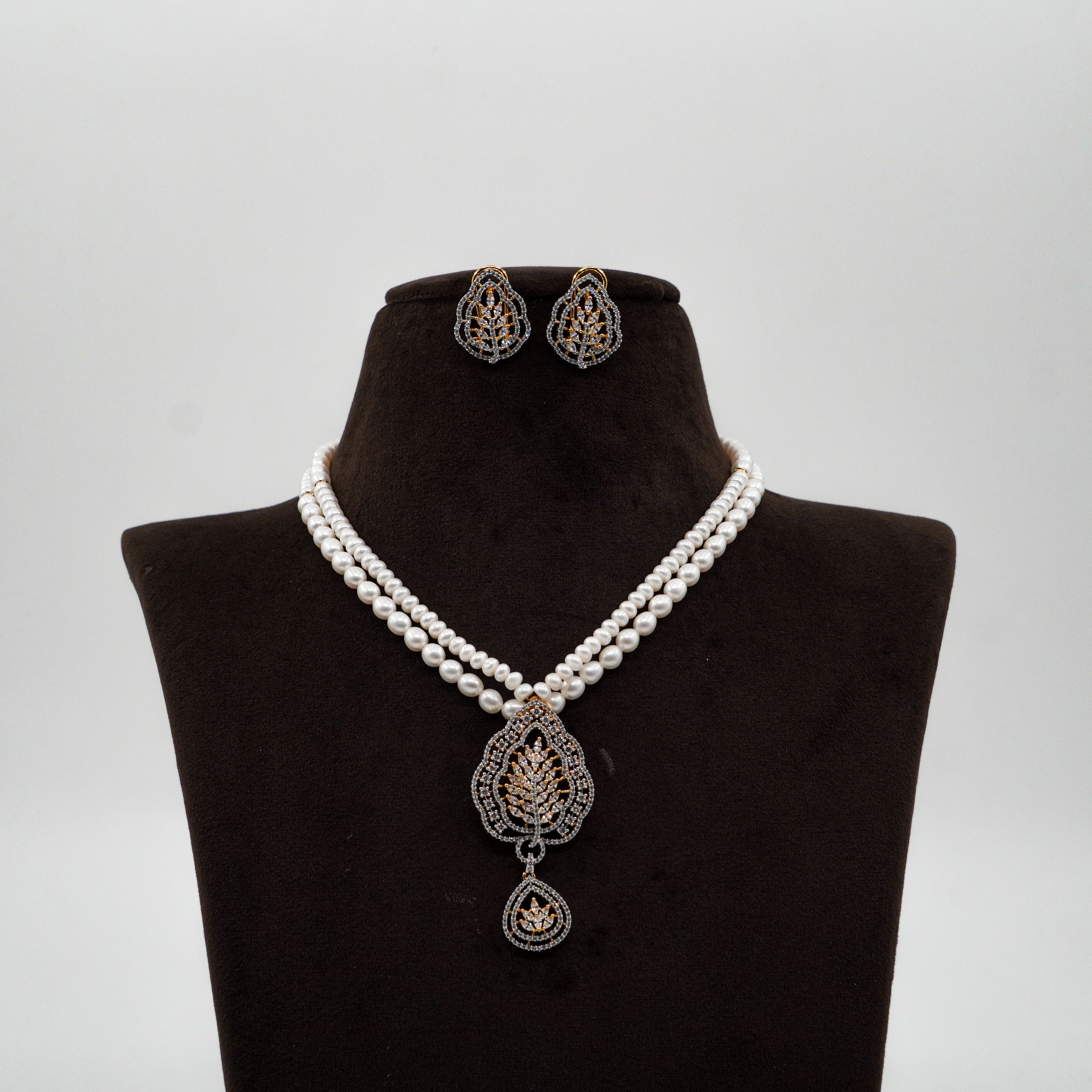 Pearl Necklace Set