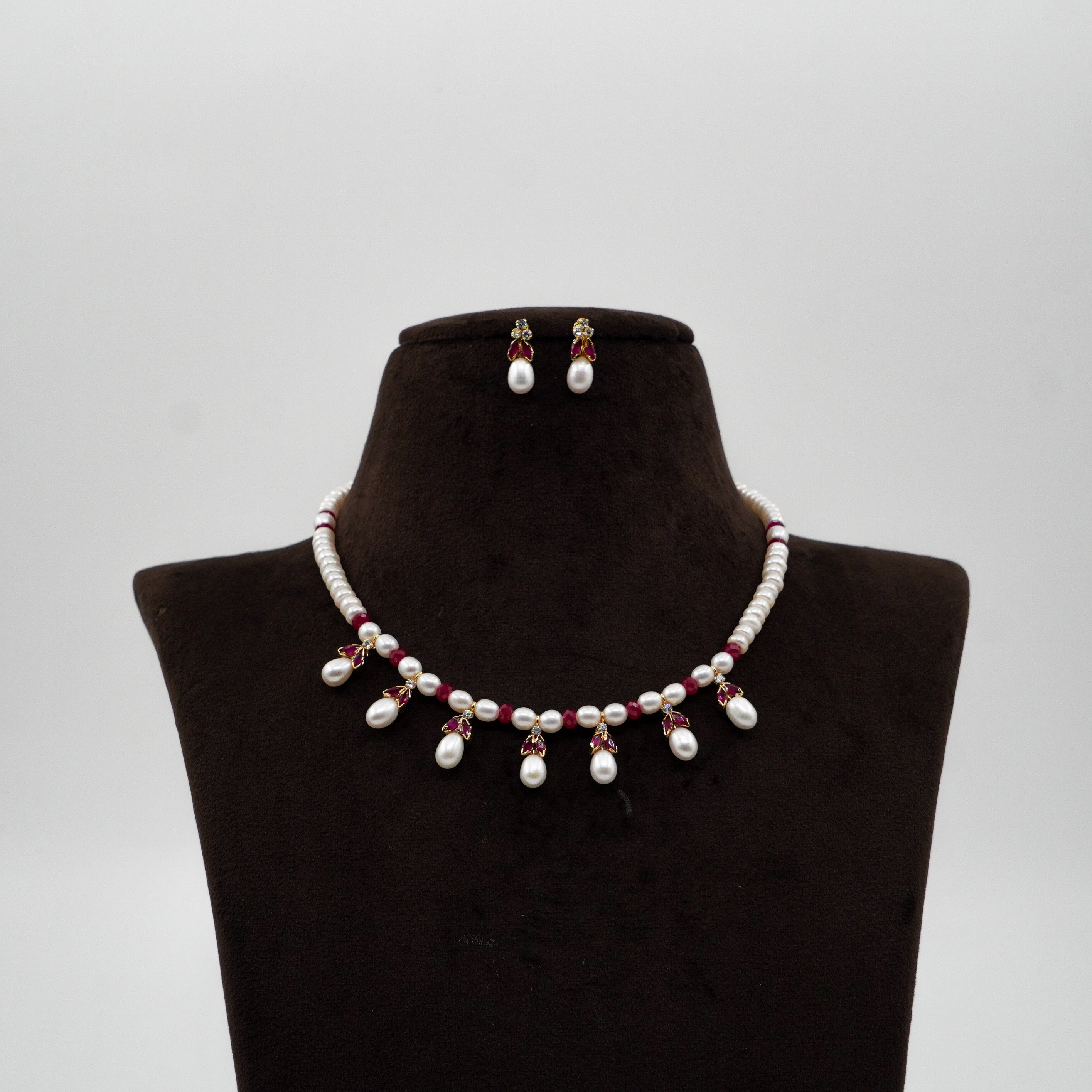 Pearl Necklace Set