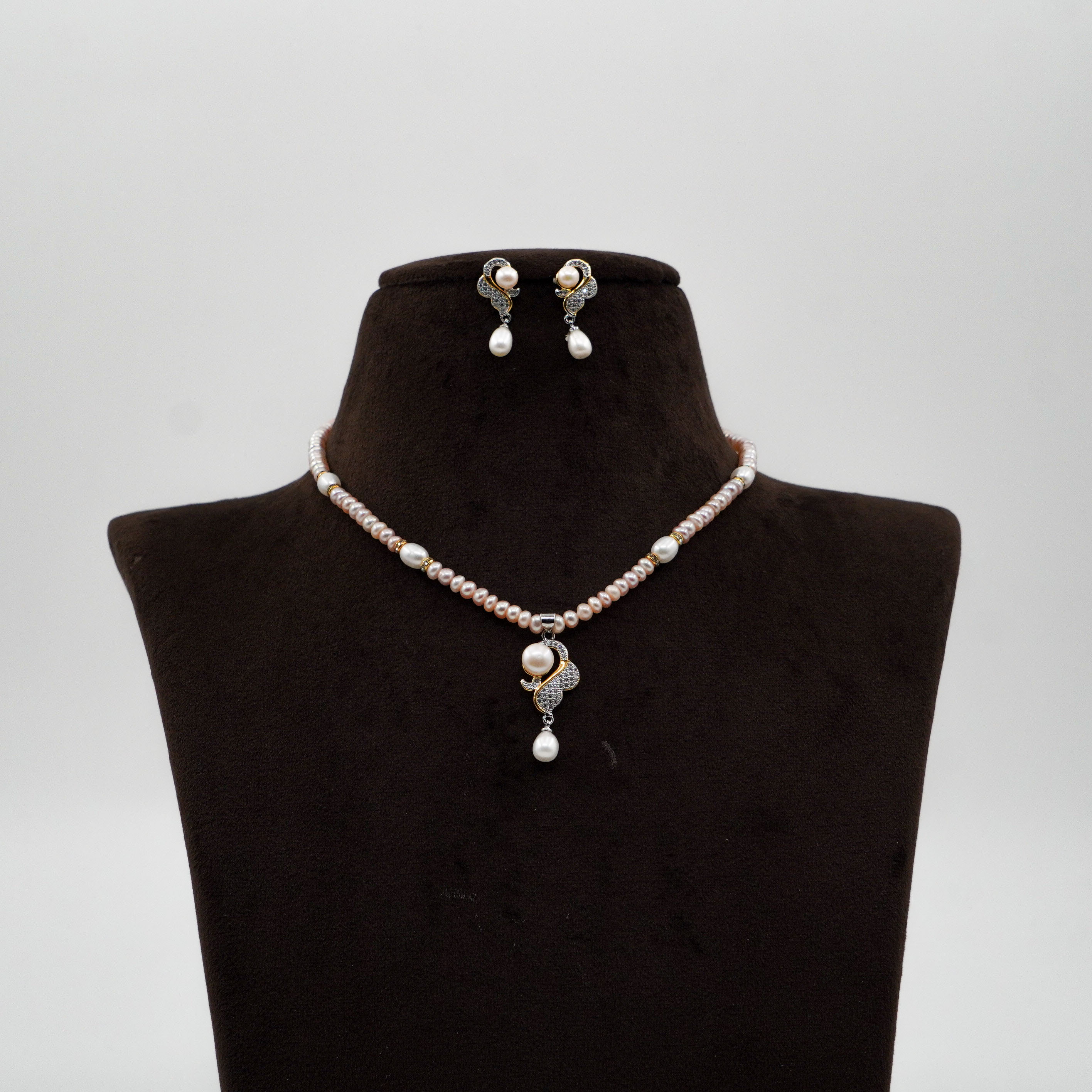 Pearl Necklace Set