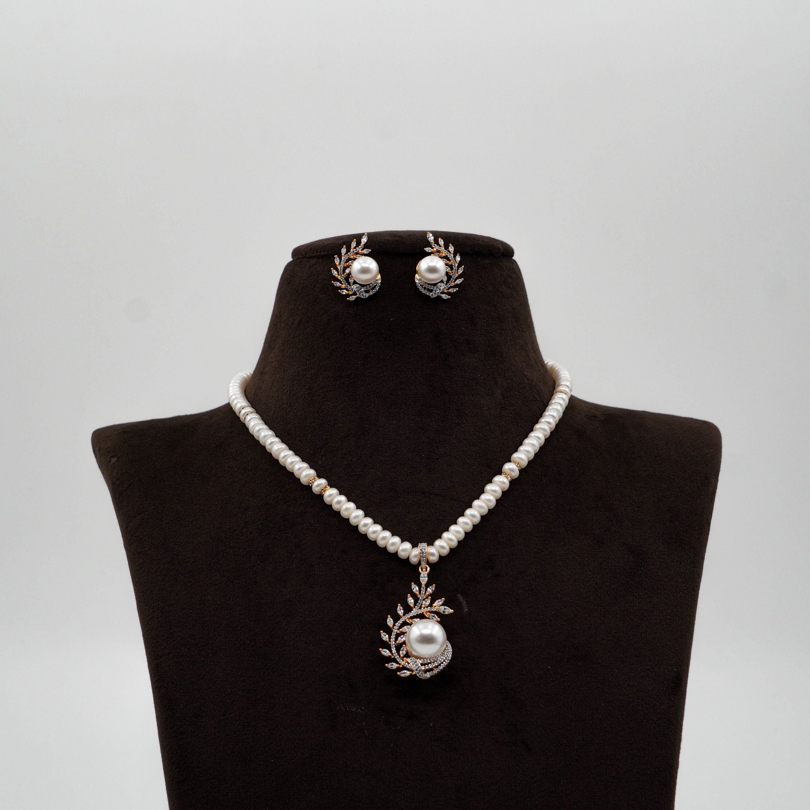 Pearl Necklace Set