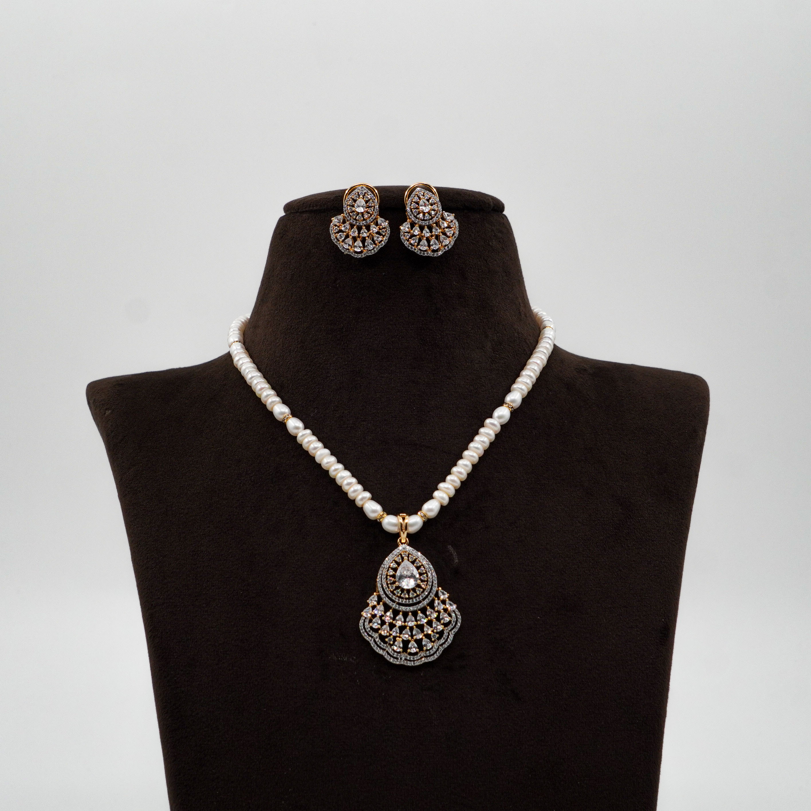 Pearl Necklace Set