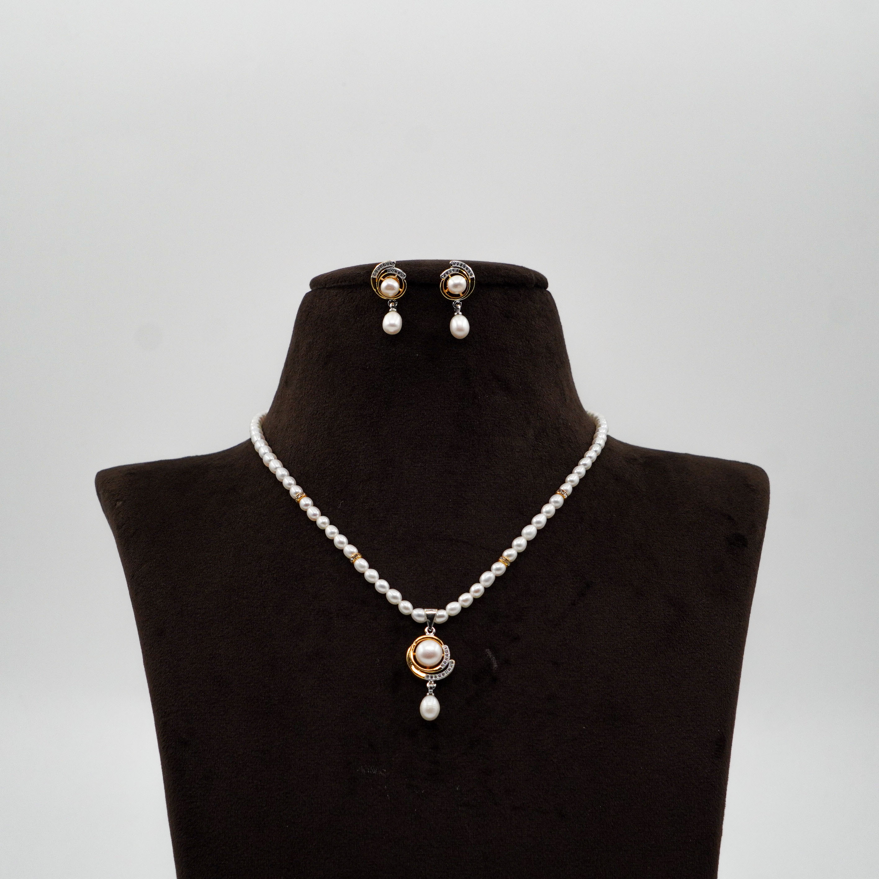 Pearl Necklace Set