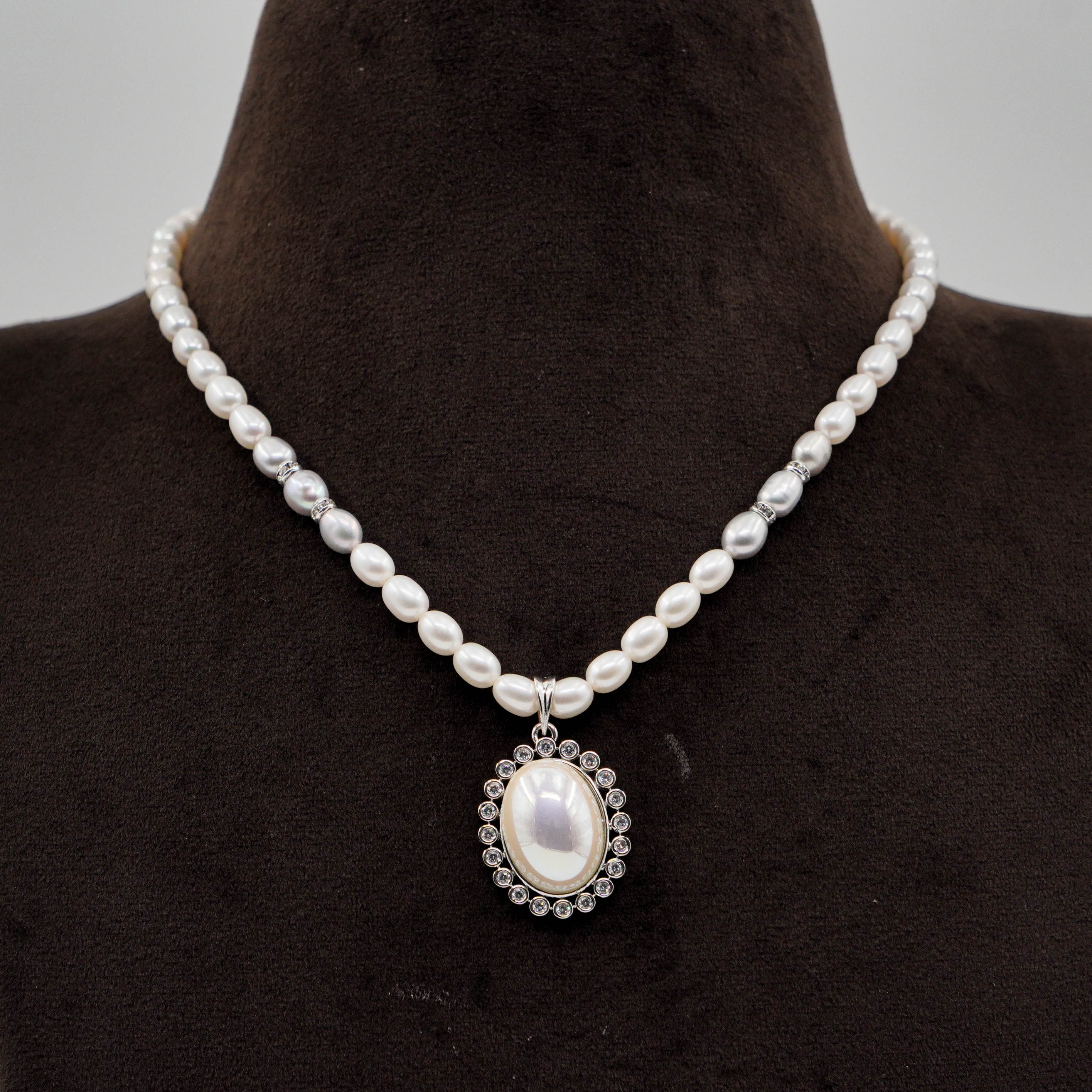 Pearl Necklace Set