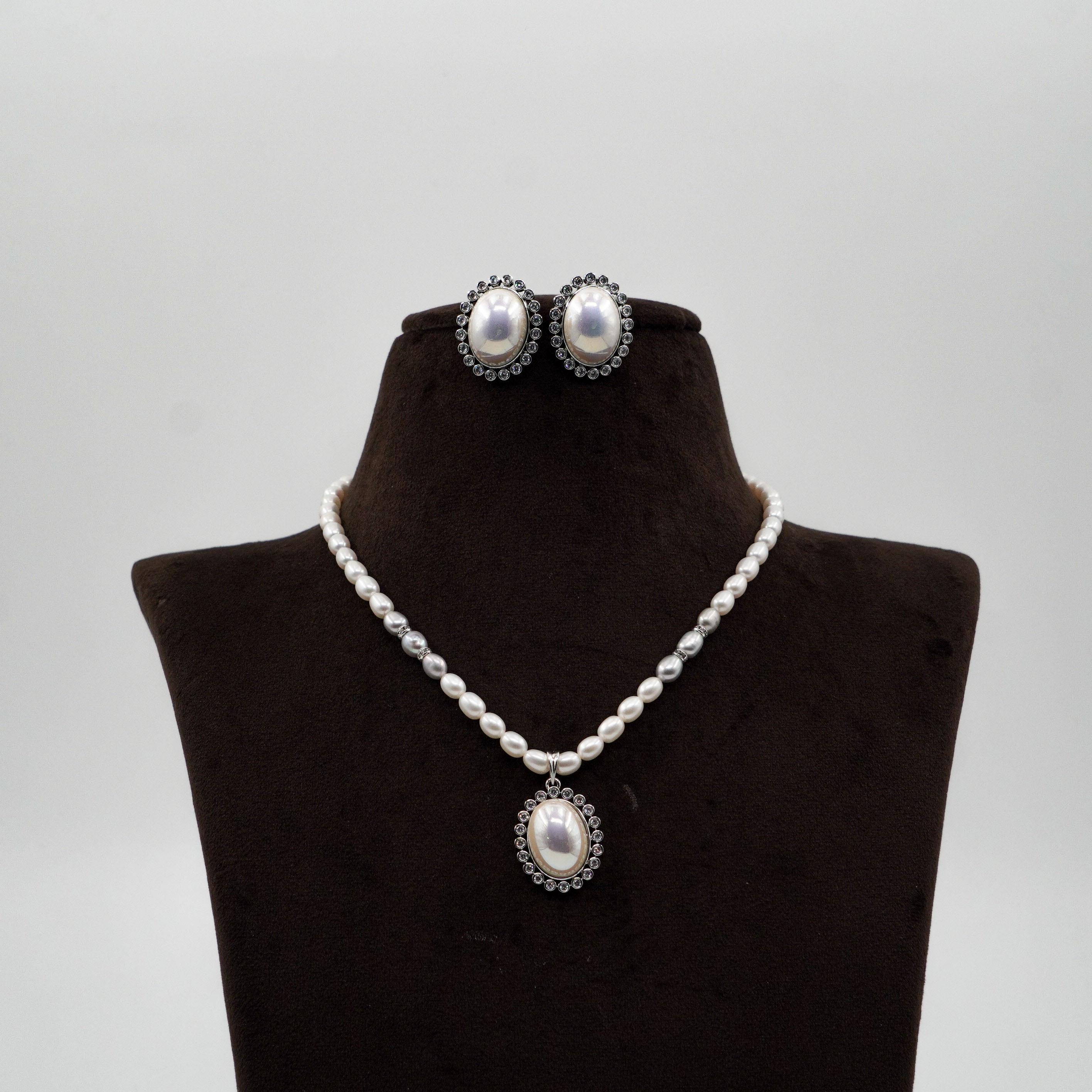 Pearl Necklace Set