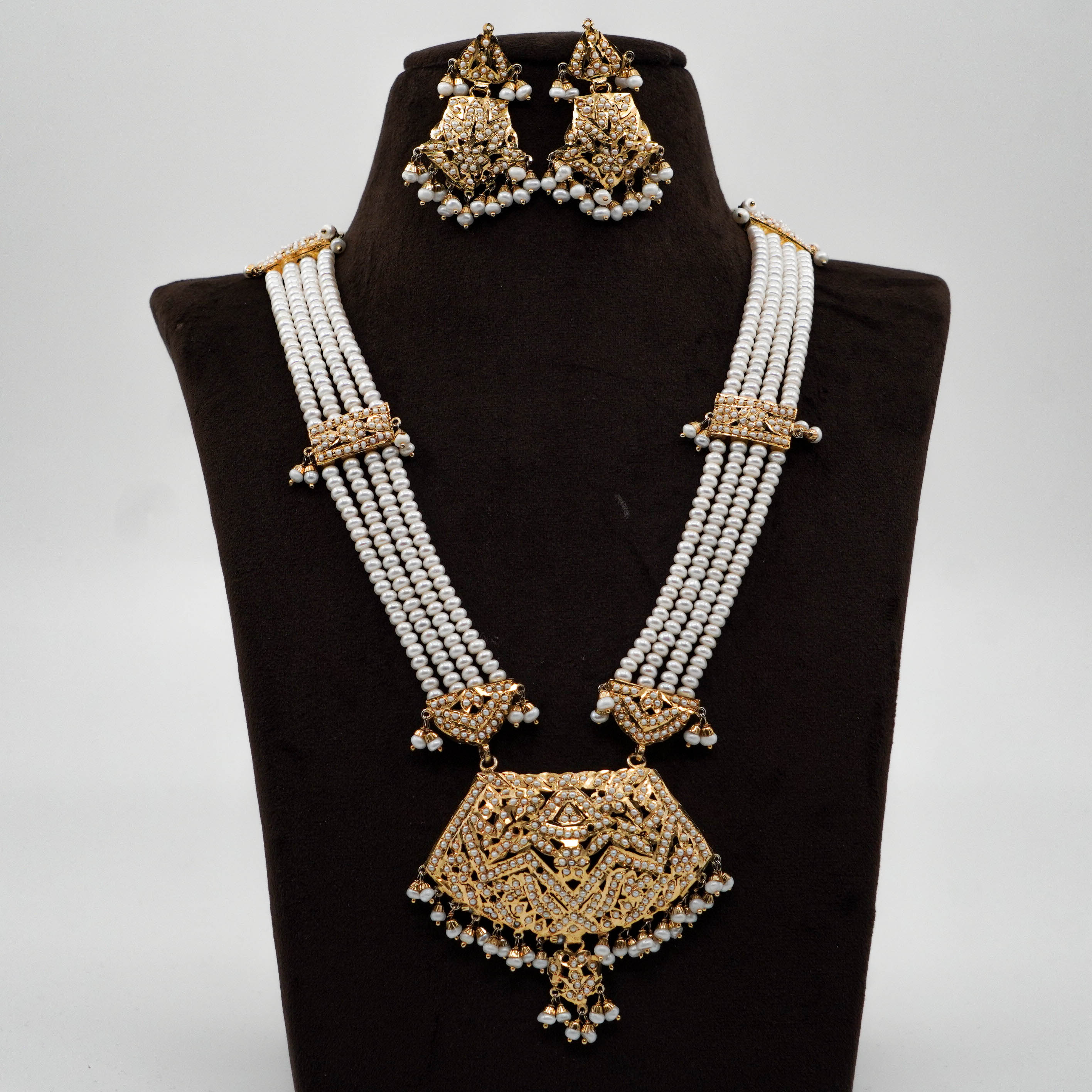 Pearl Necklace Set