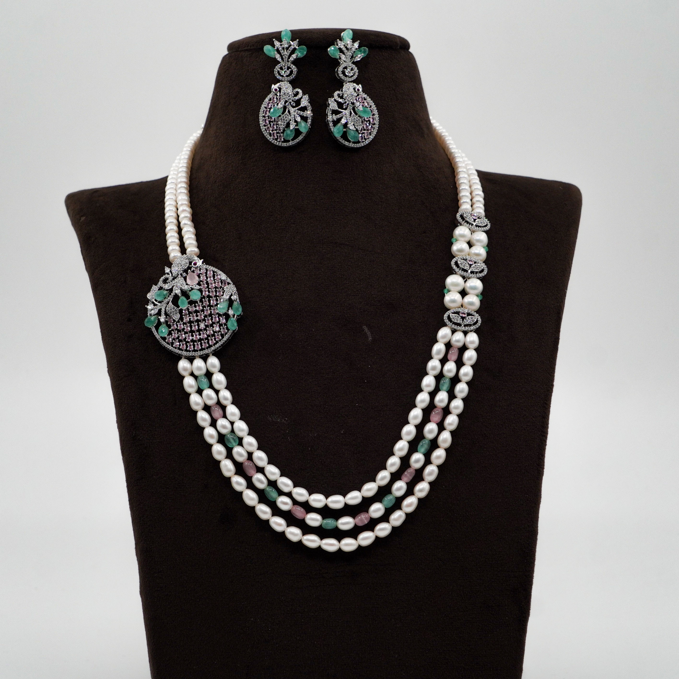 Pearl Necklace Set