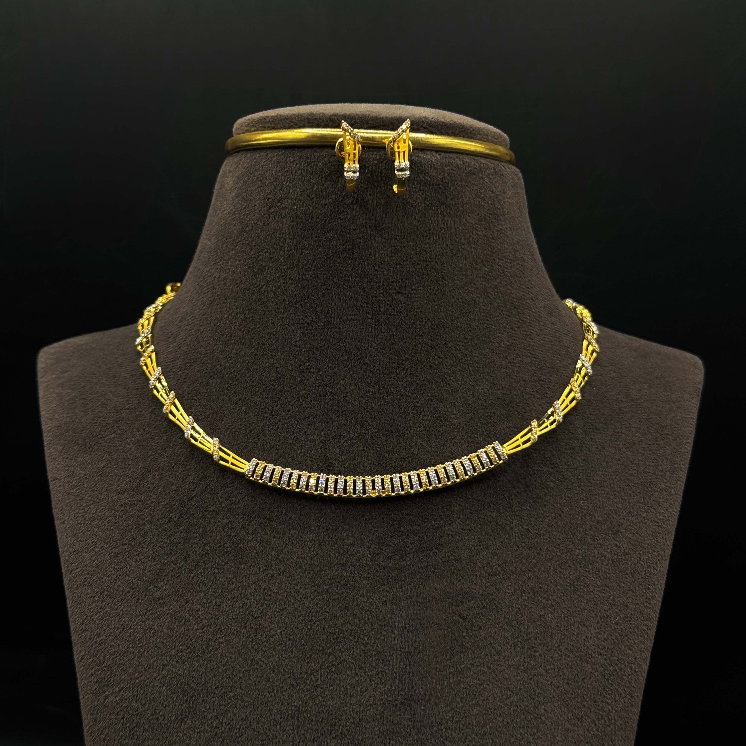 Kimtee Jewellers - Lightweight Round Neck Trendy Gold Necklace Set