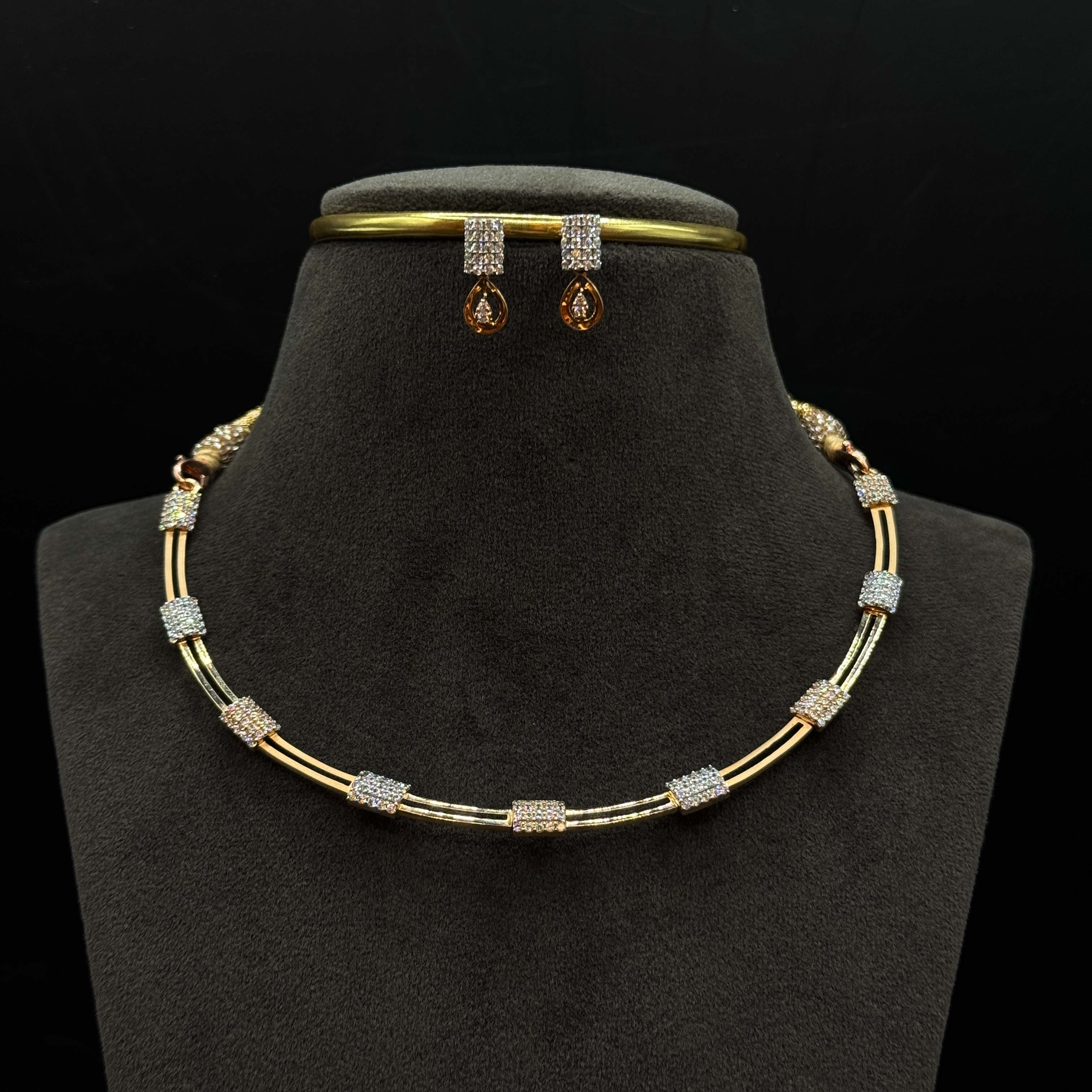 Kimtee Jewellers - Lightweight Round Neck 18K Necklace Set