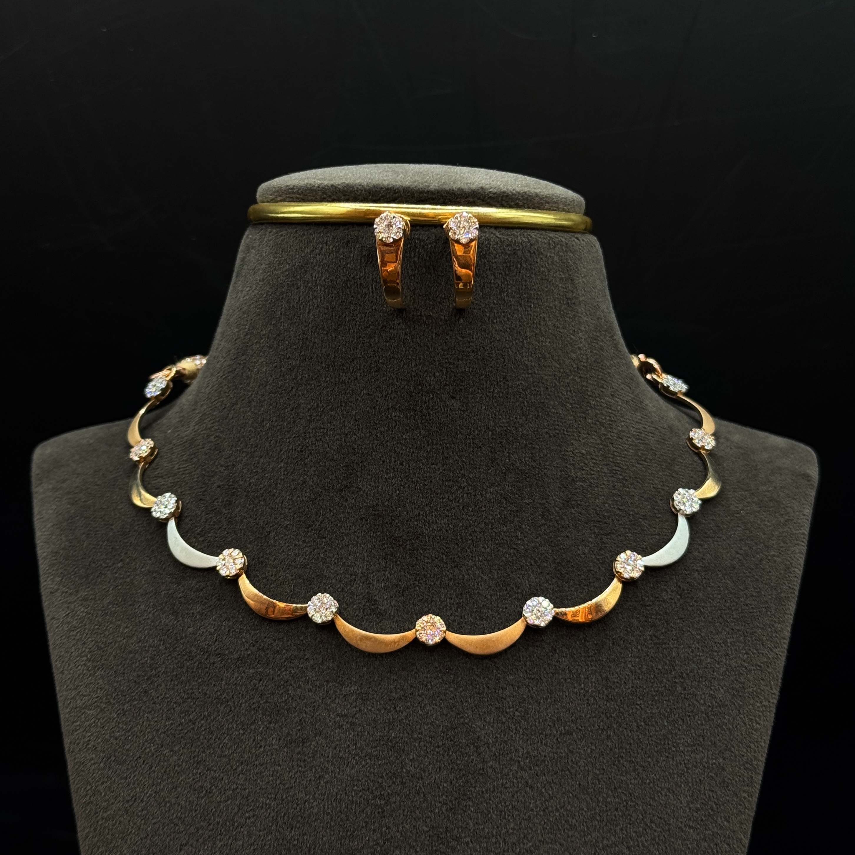 Kimtee Jewellers - Half-Moon Lightweight Necklace