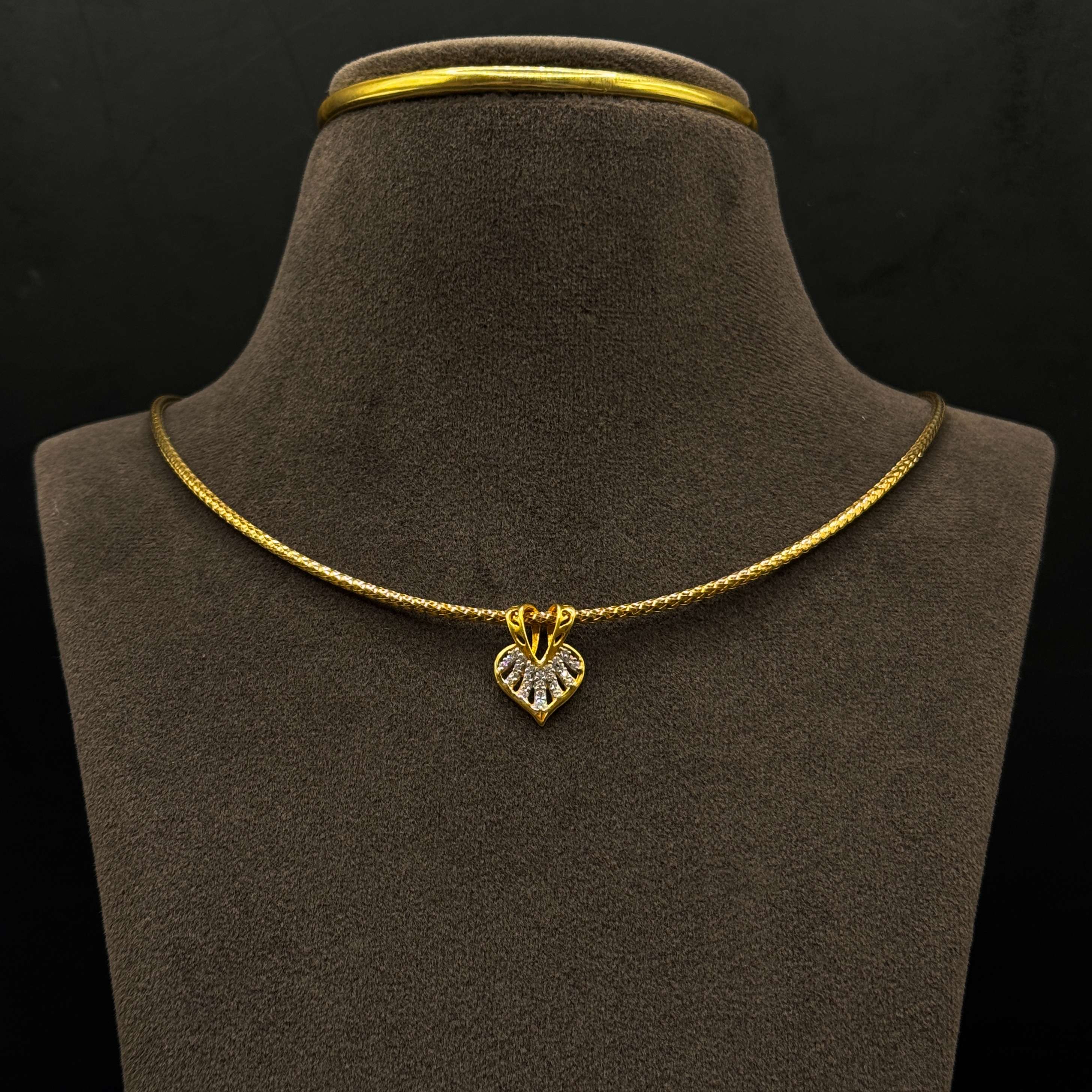 Kimtee Jewellers - Fancy Lightweight Pipe Design Italian Chain w/ Heart Locket